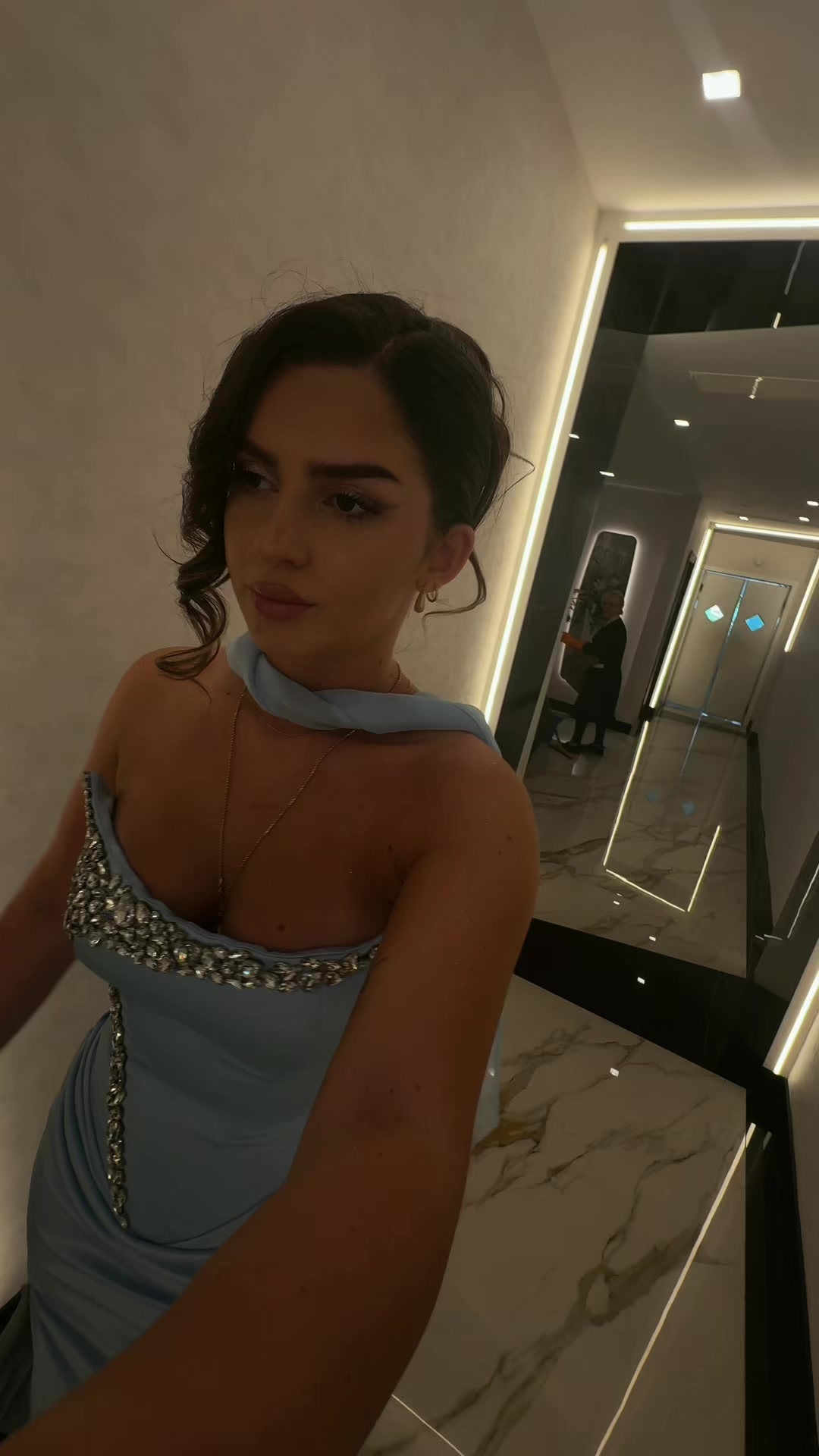 @Henabuzzzi