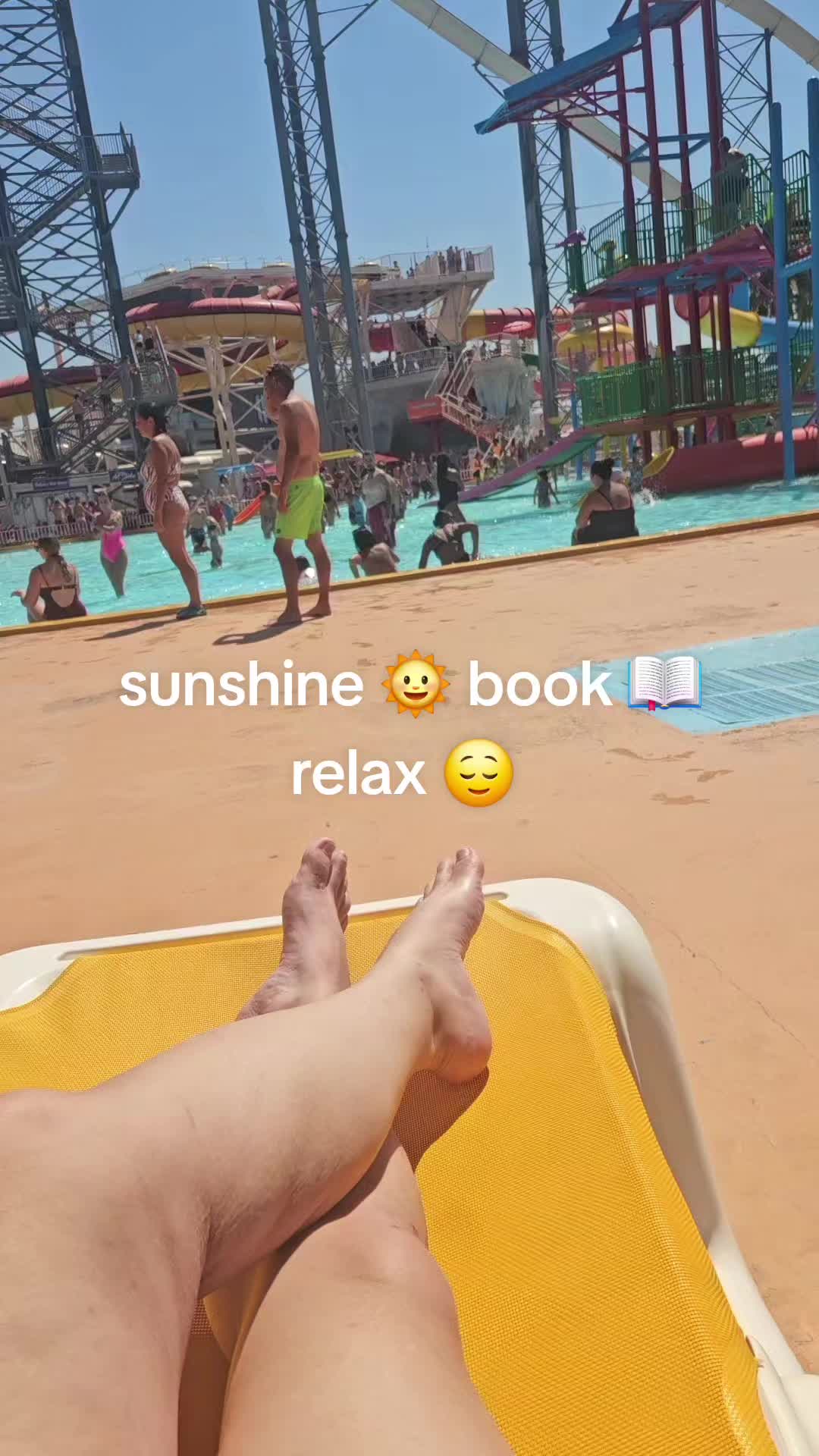 @KellyLovesBooks