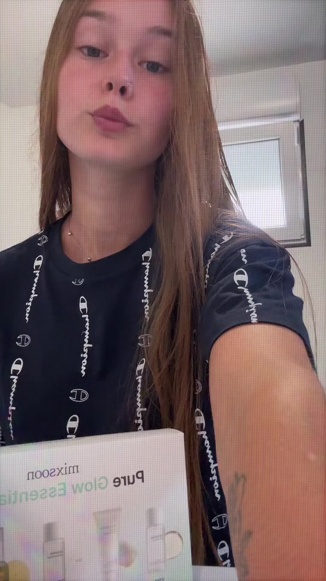 @𝐠𝐰𝐞𝐞🧸