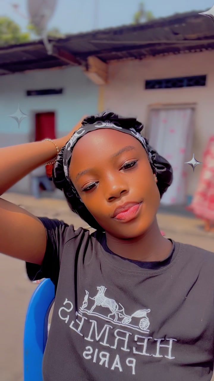 @Bébé Esther 🦋