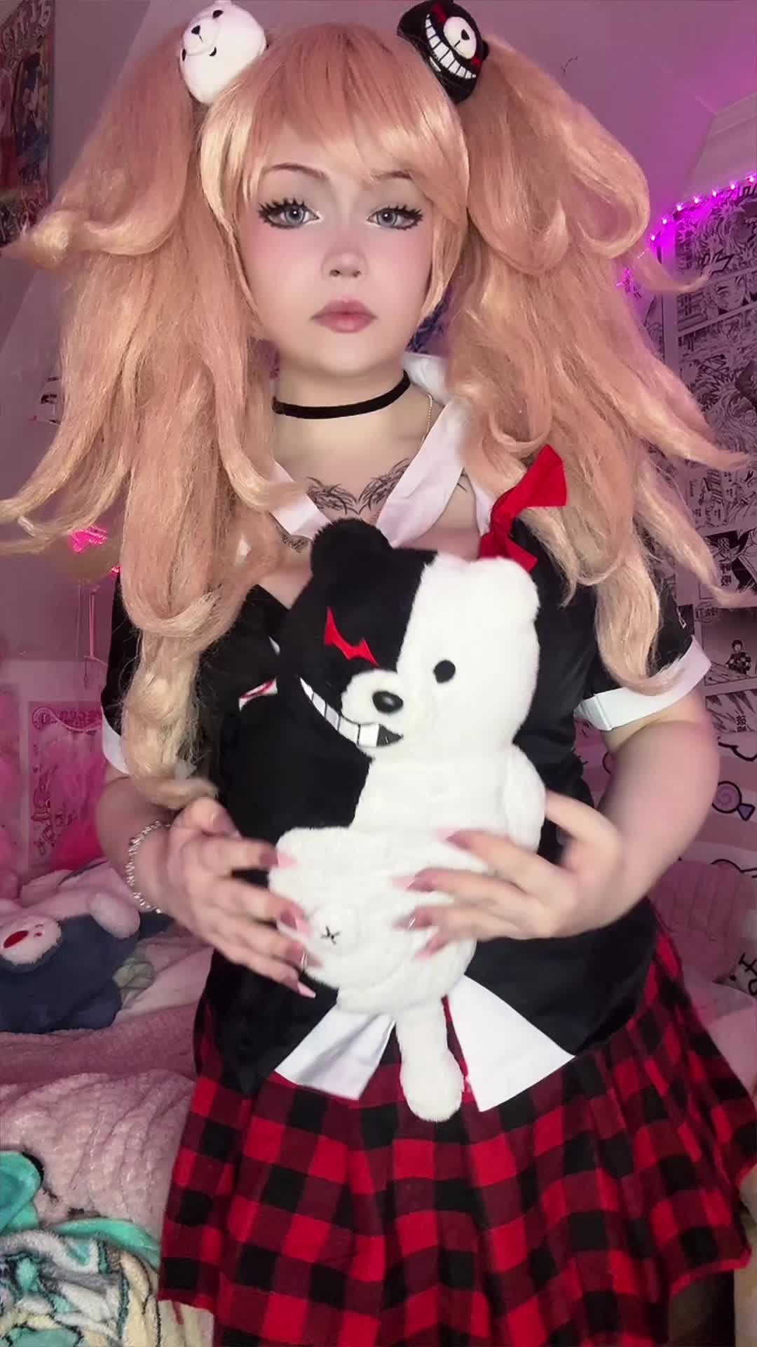 @twitch.tv/milkienyan
