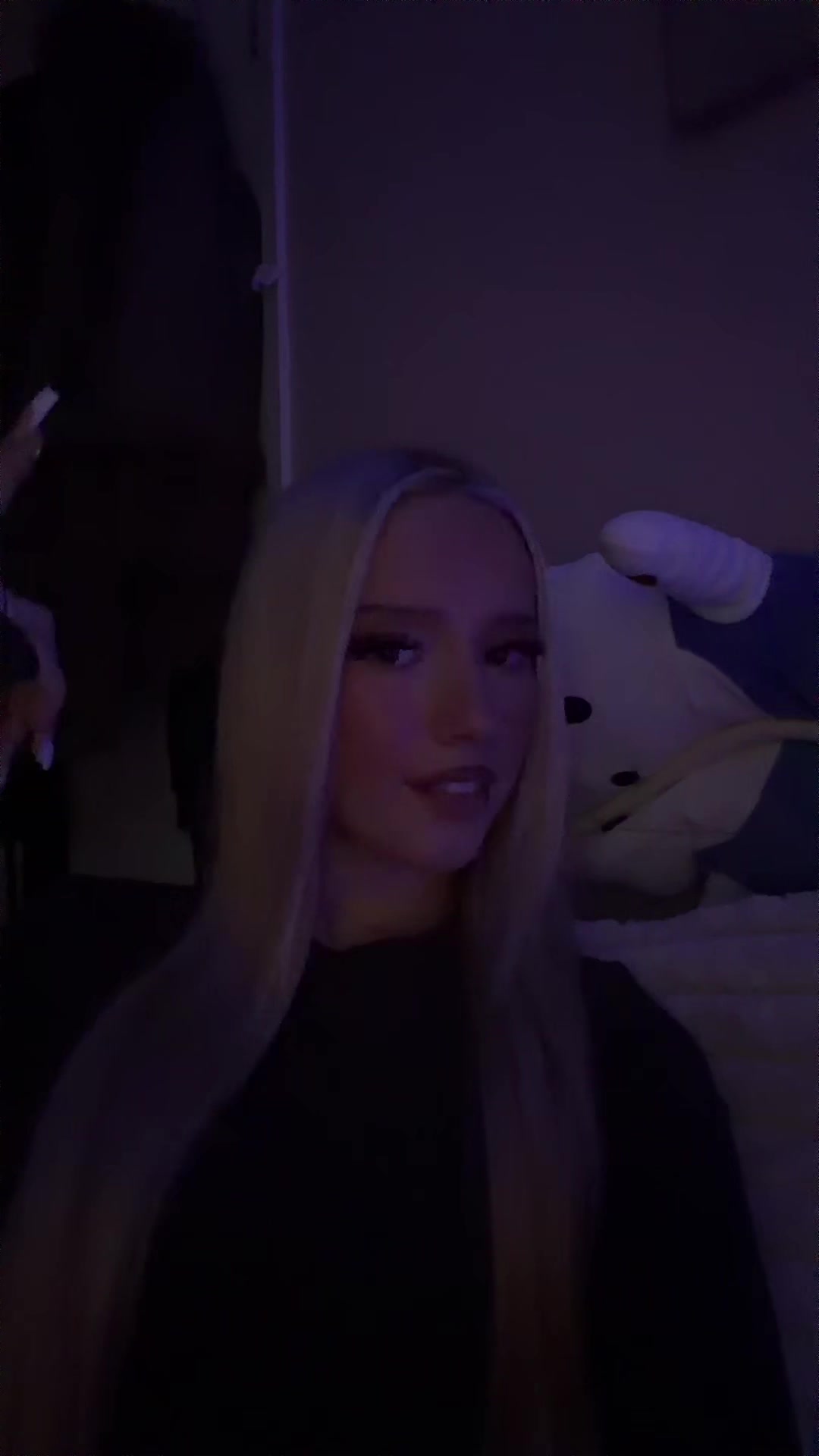 @Becca Louise 🐻ྀི