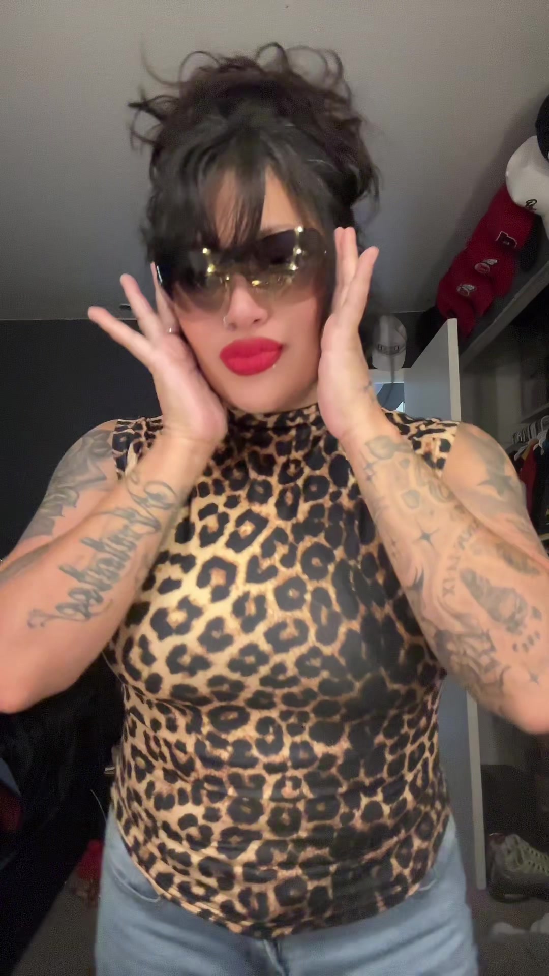 @hollywoodbadass