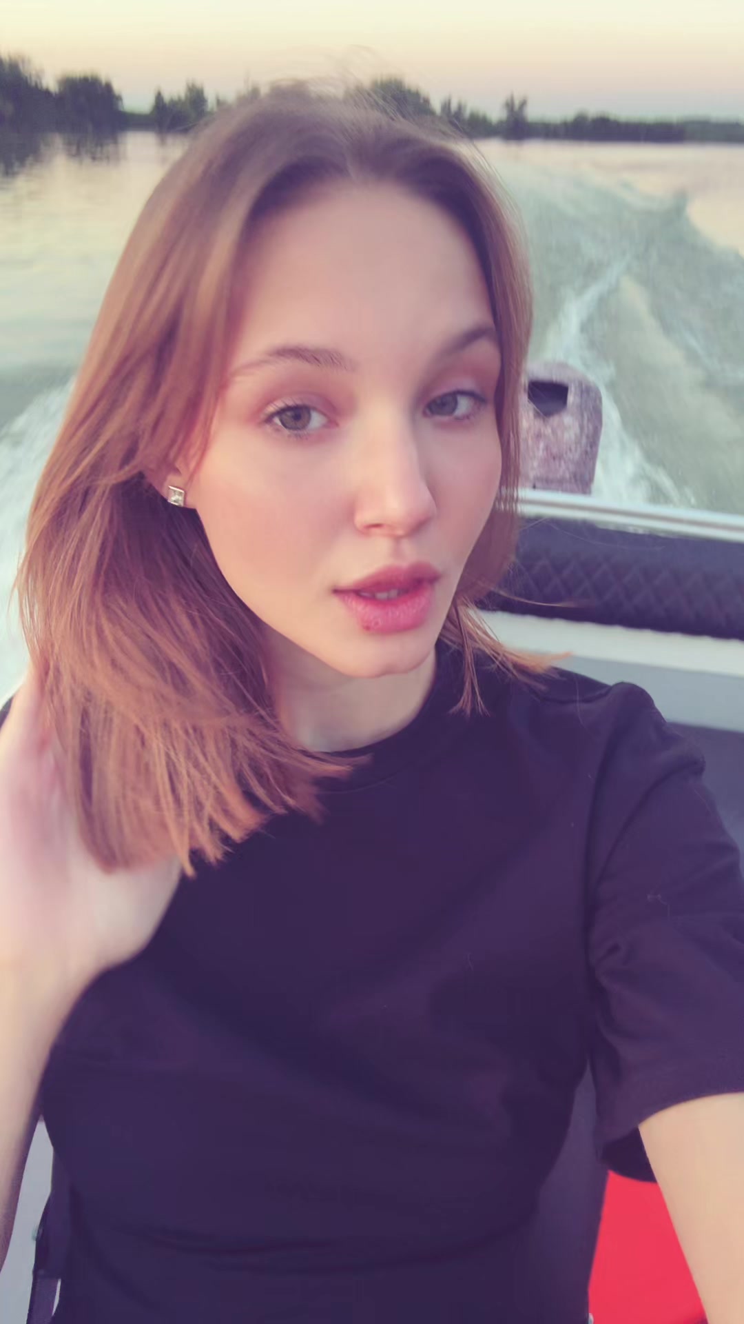 @<З