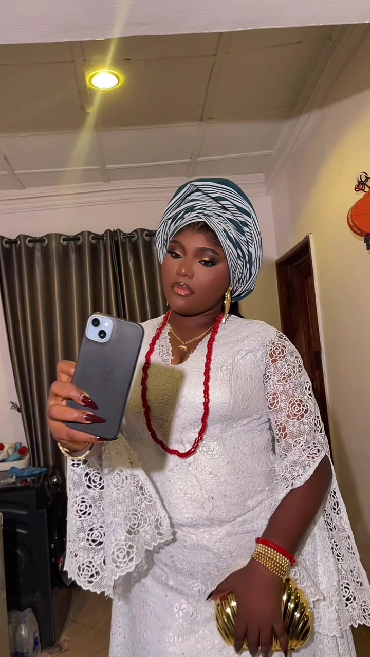 @AMINAT ✨️🤍