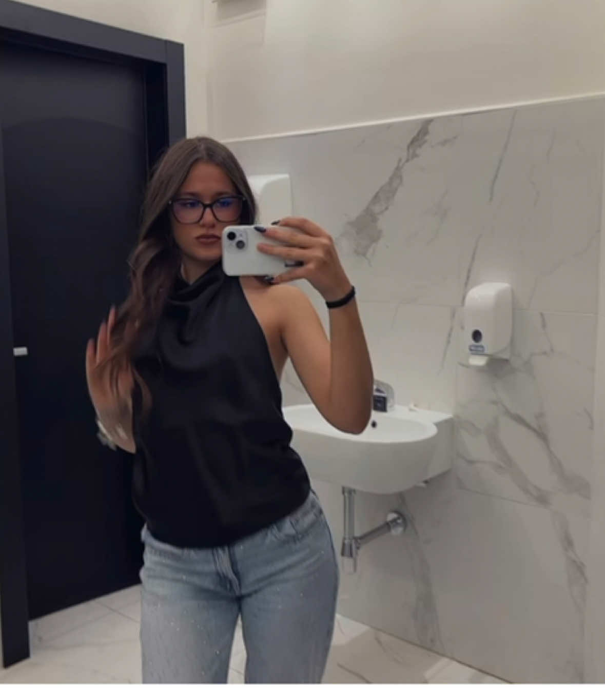 @fè