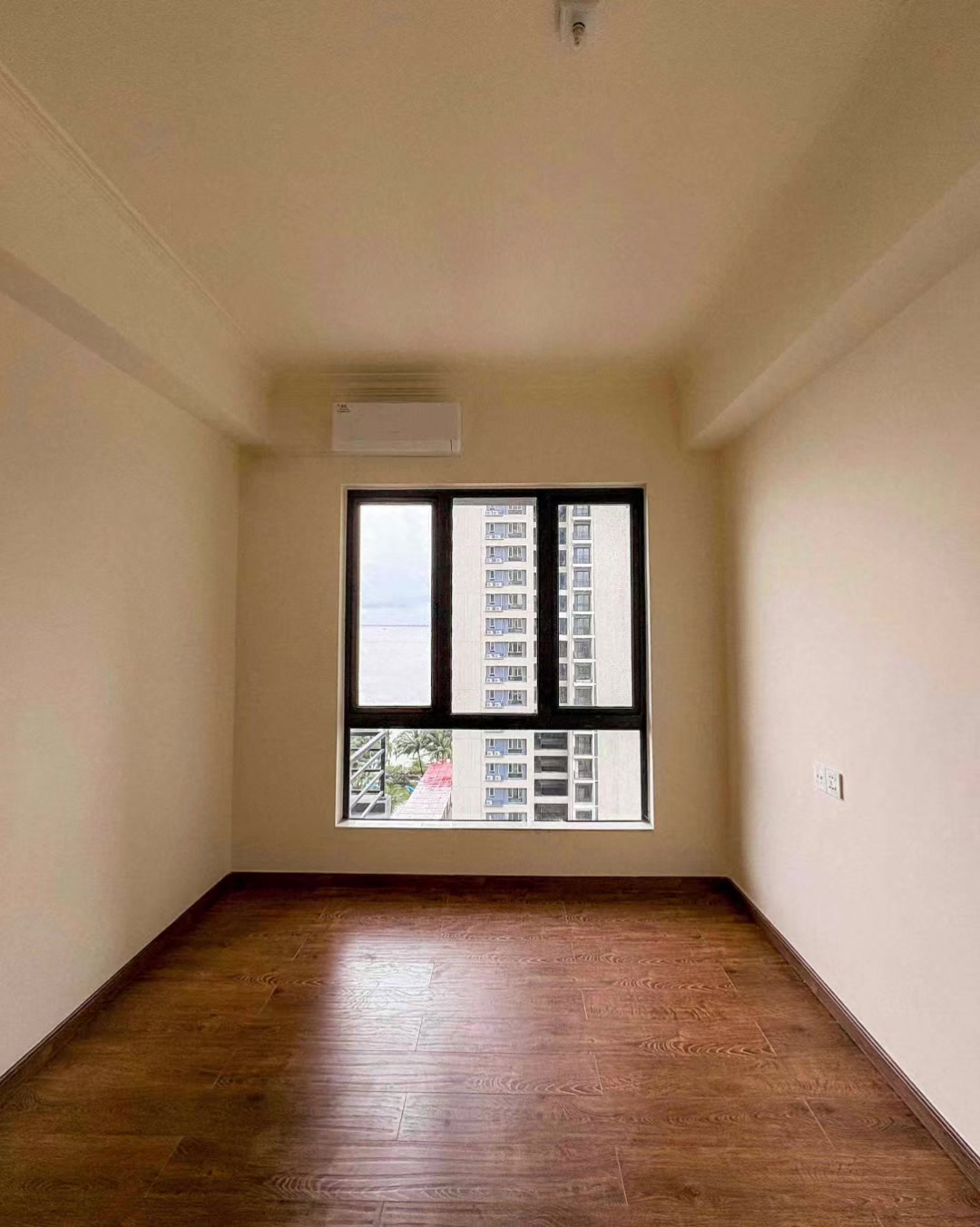 @Clover Crown Real Estate
