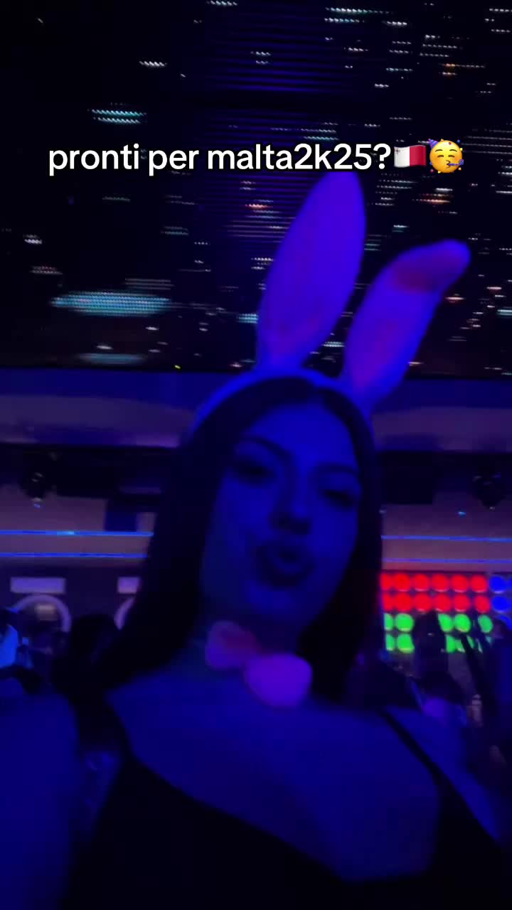 @M4MM4 M4RY