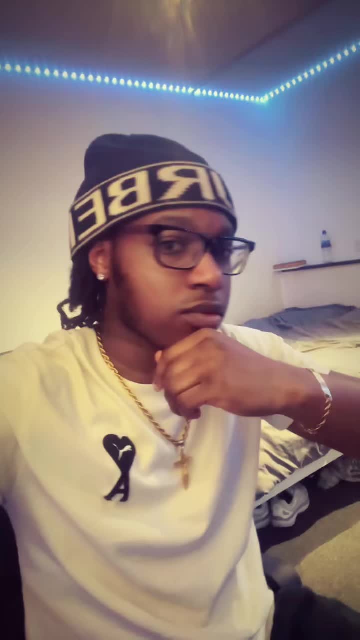 @AY™️