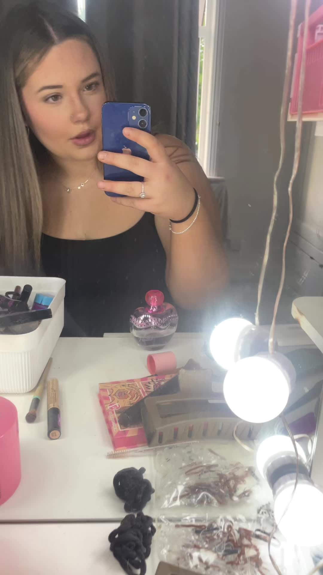 @Halliespam🌚