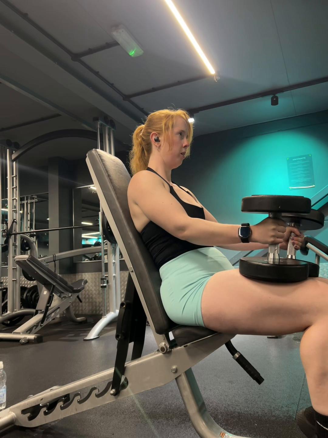 @hollyz12345