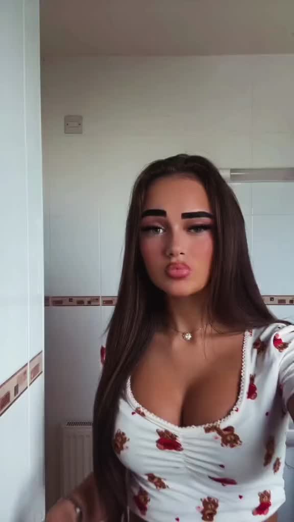 @𝐇𝐄𝐋𝐄𝐍𝐌𝐀𝐑𝐈𝐄ꨄ