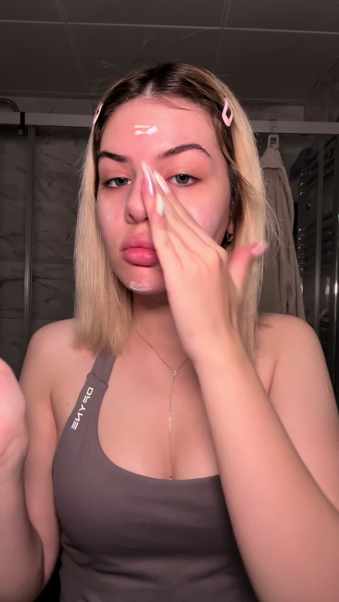 @elay