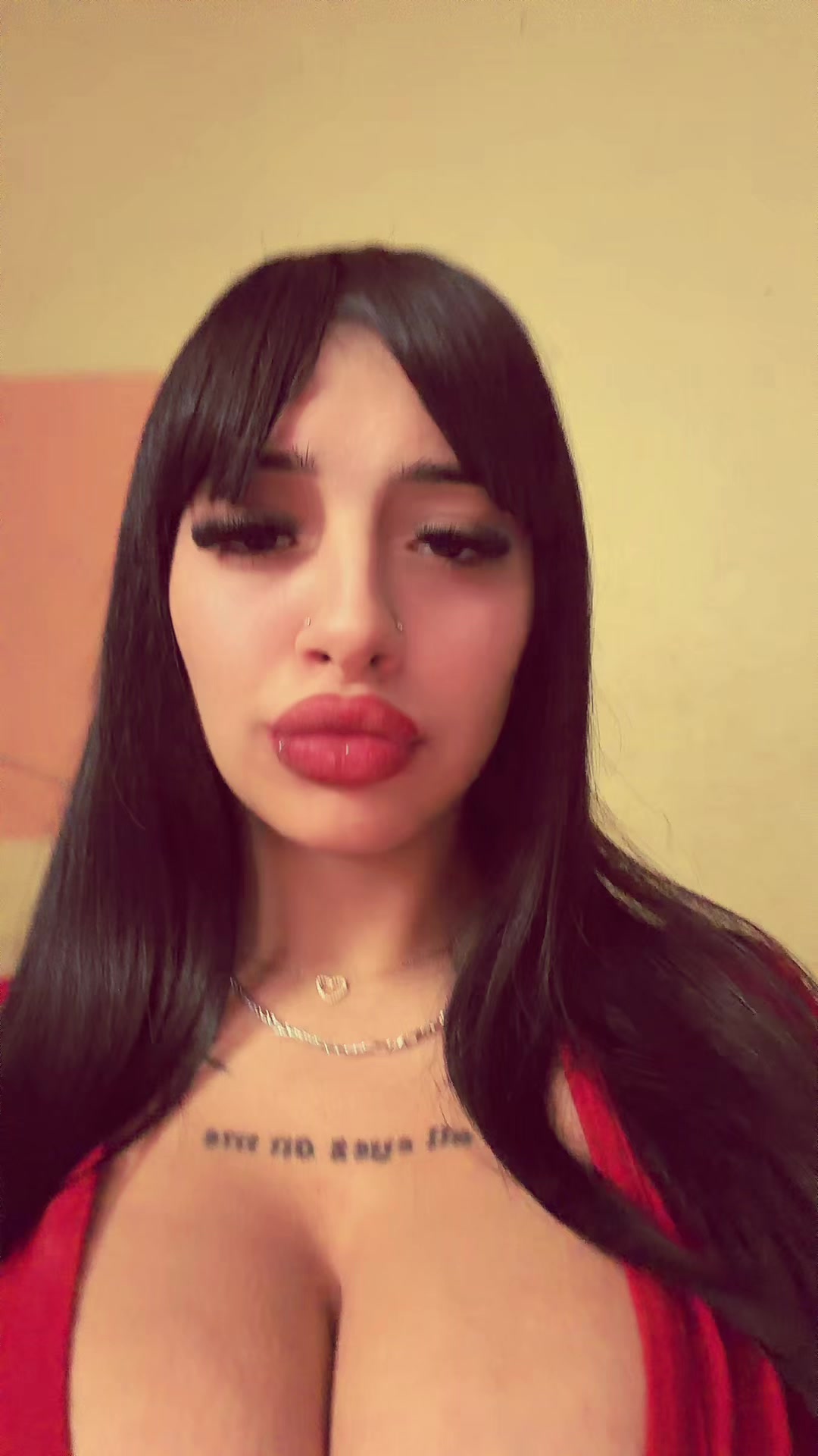 @Anaahii1