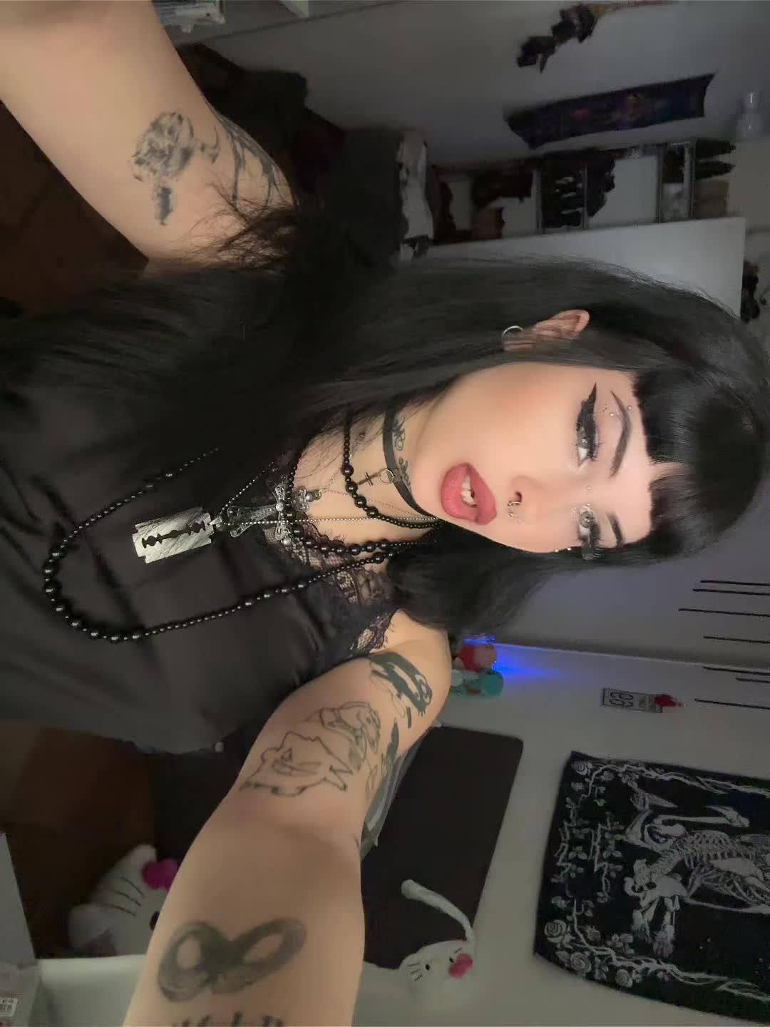@aurora💋🔪🐈⬛