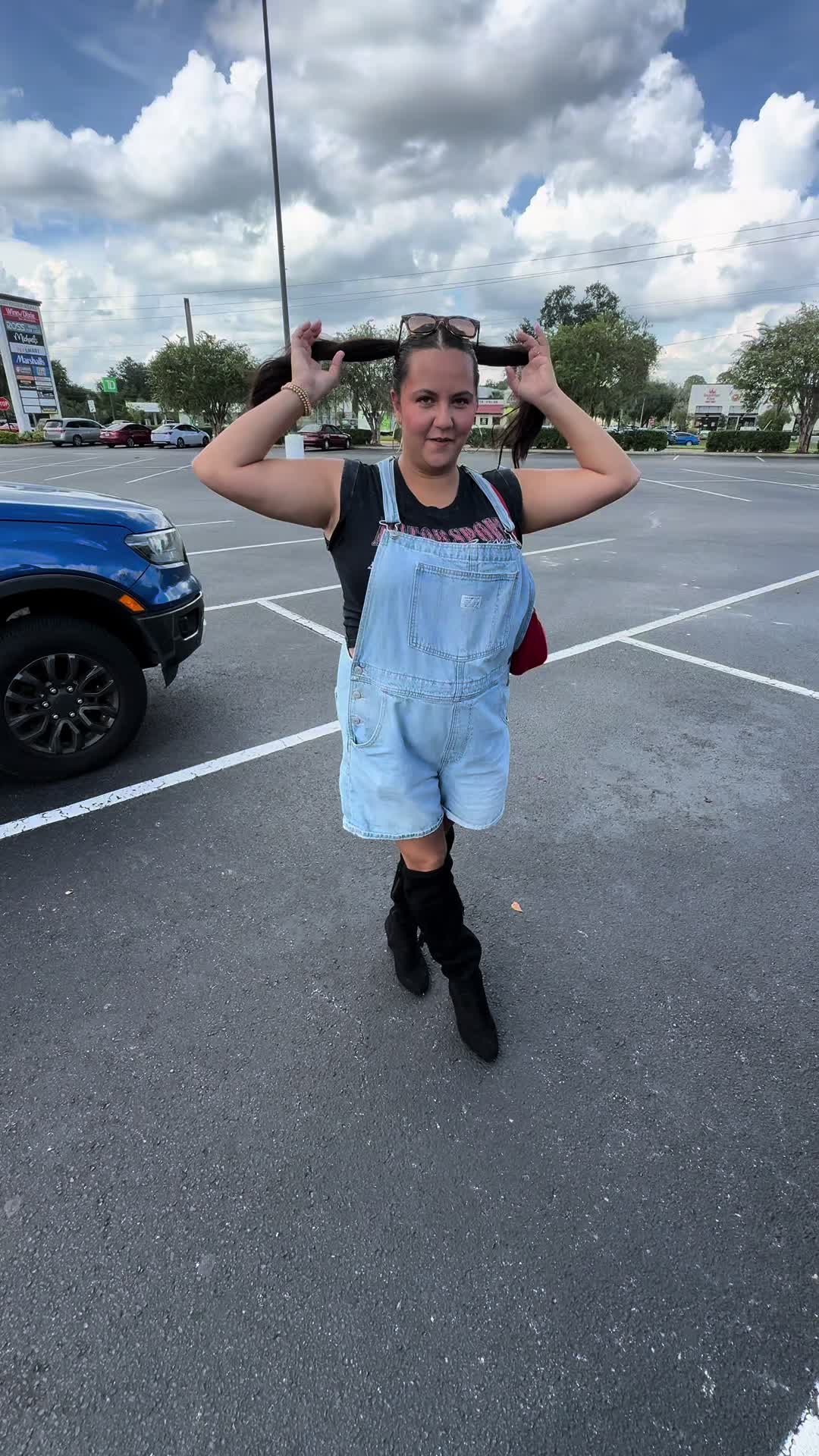 @allieathome