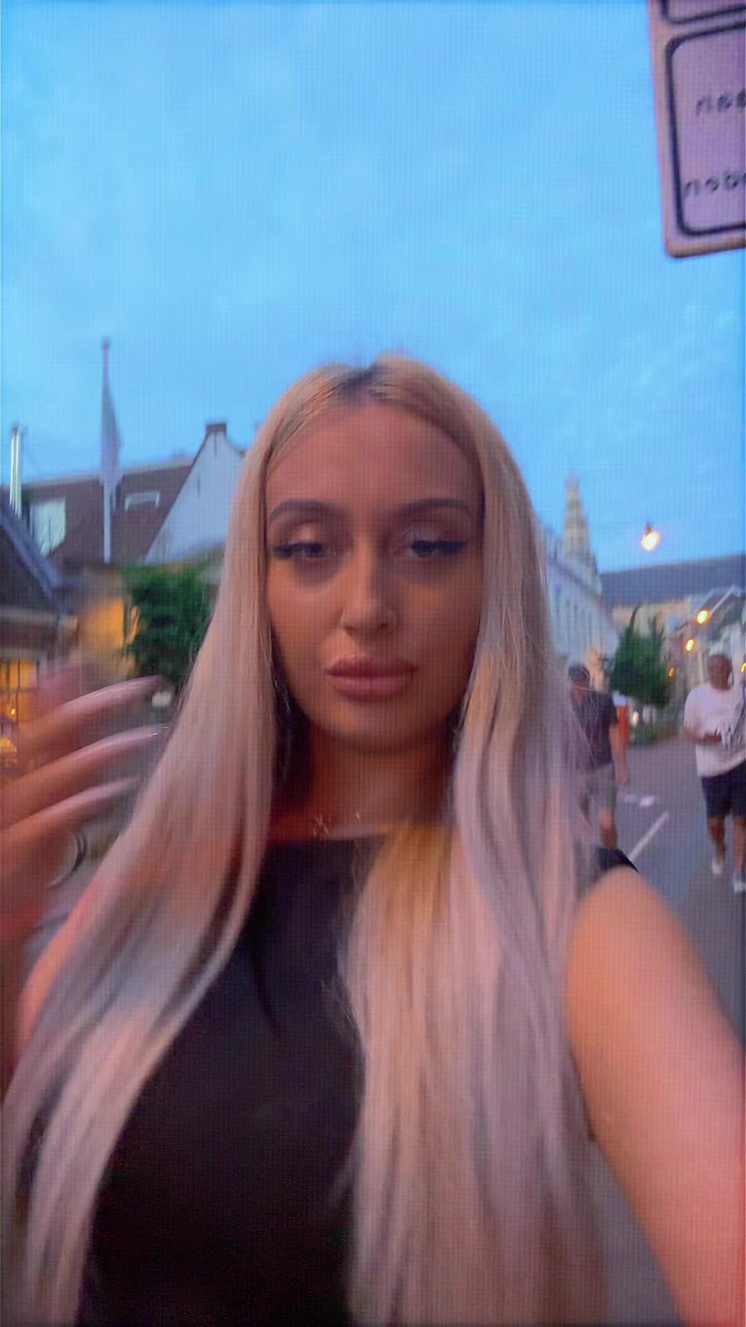 @C💫