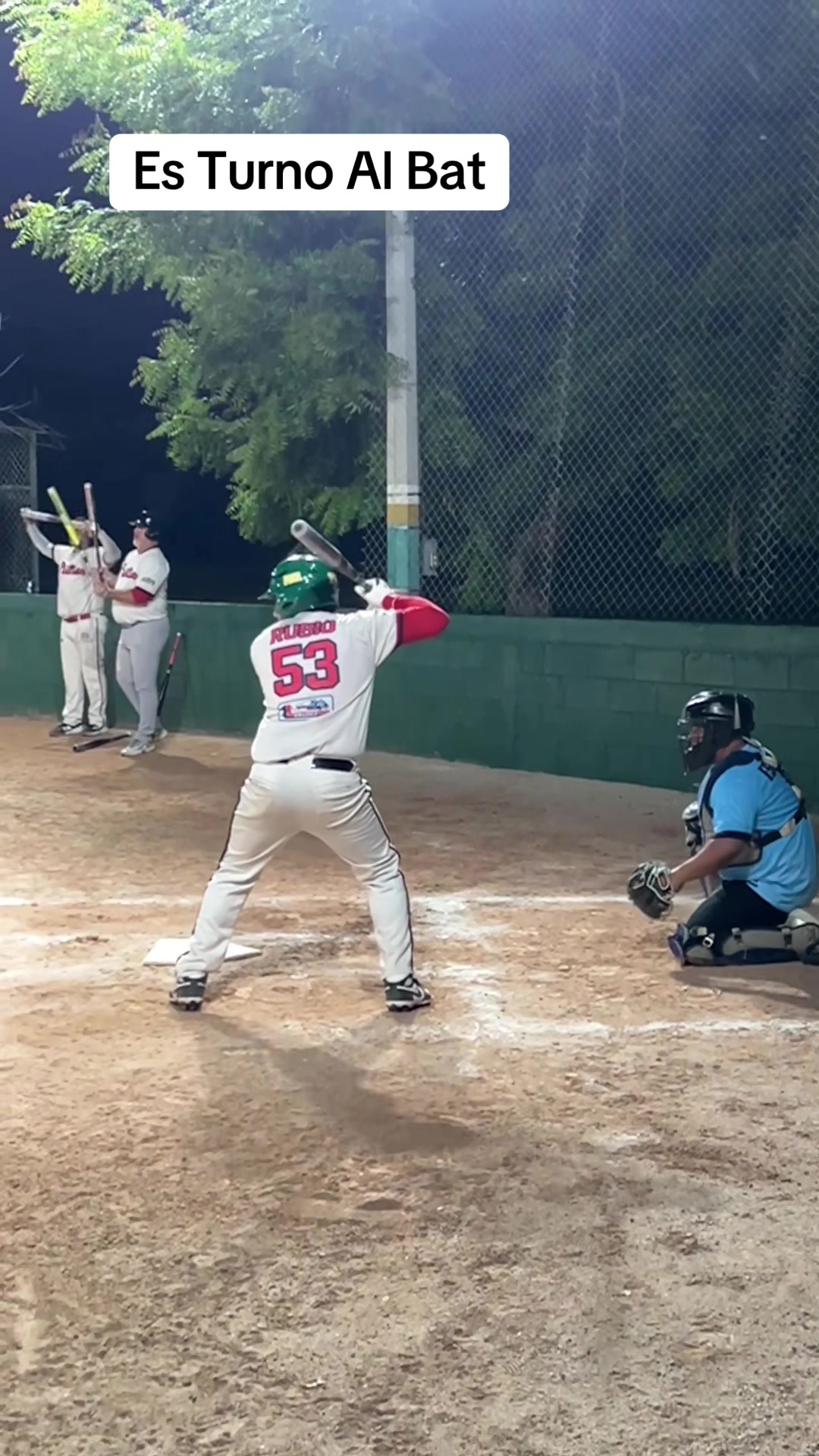 @Es Turno Al Bat