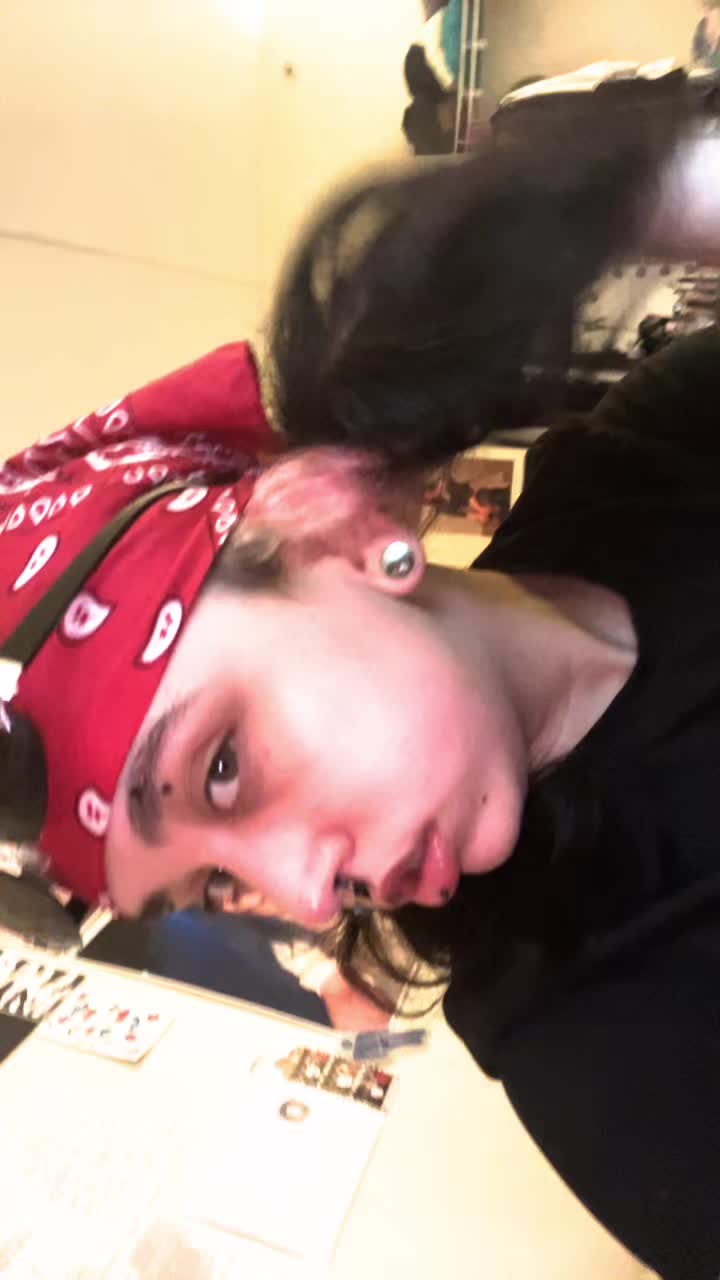 @.g0ldwing._.billie.