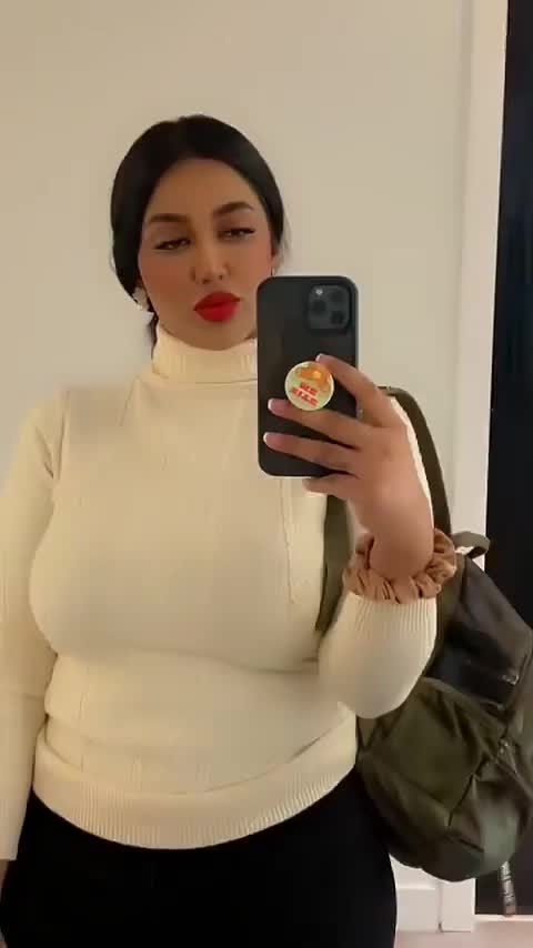 @Mathira khan Official