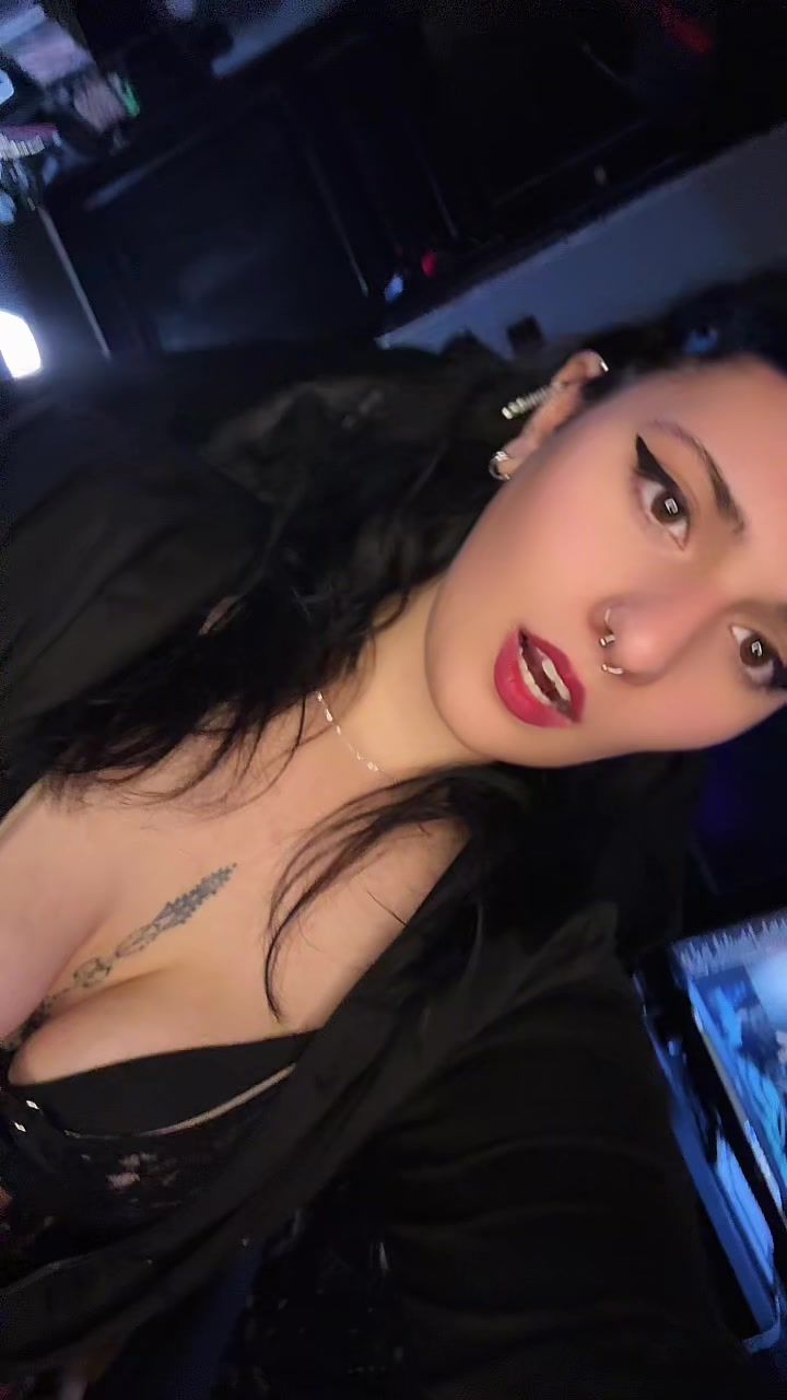 @🕷️