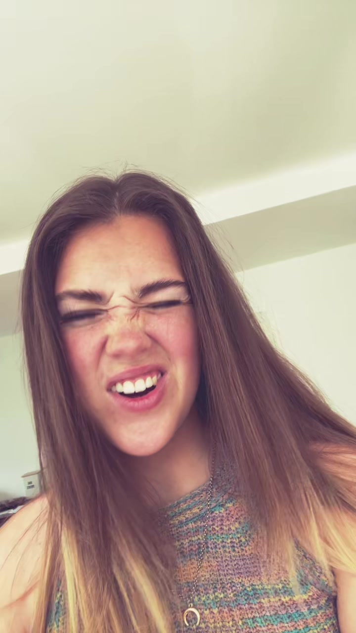 @Elli