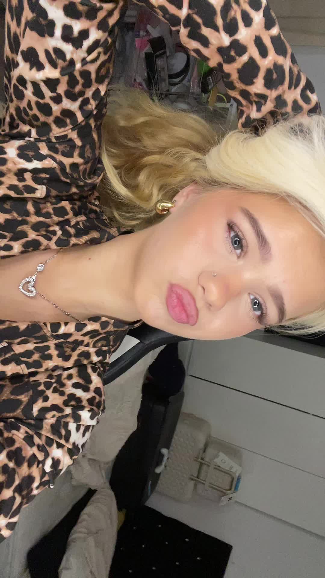 @💎𝐌𝐈𝐊𝐀 𝐁𝐑𝐎𝐎𝐊𝐒💎