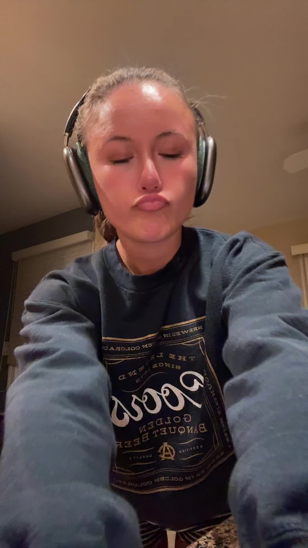 @anihayes