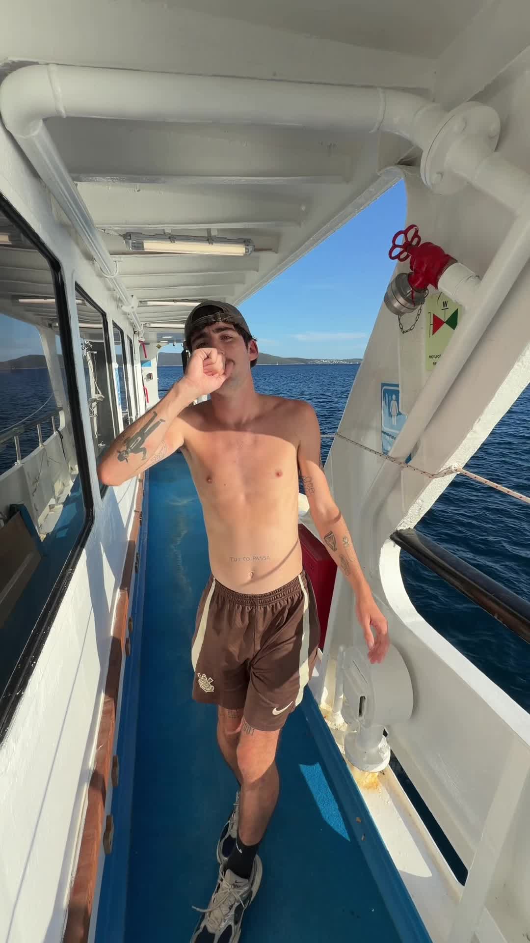 @Out To Sea - Split Boat Party