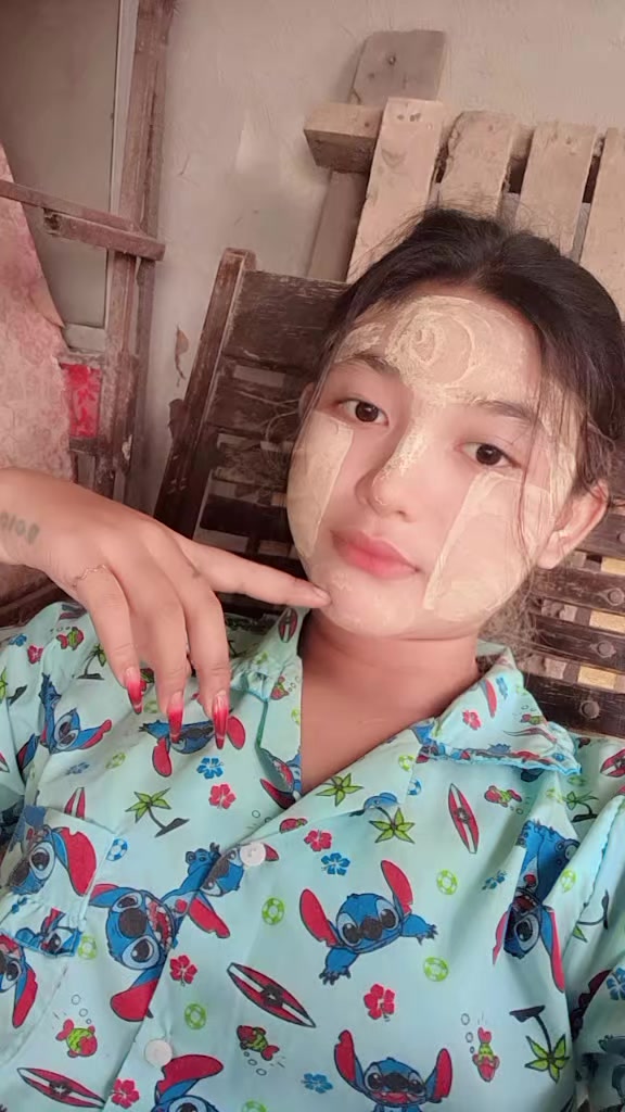 @💭Myint Mo💭