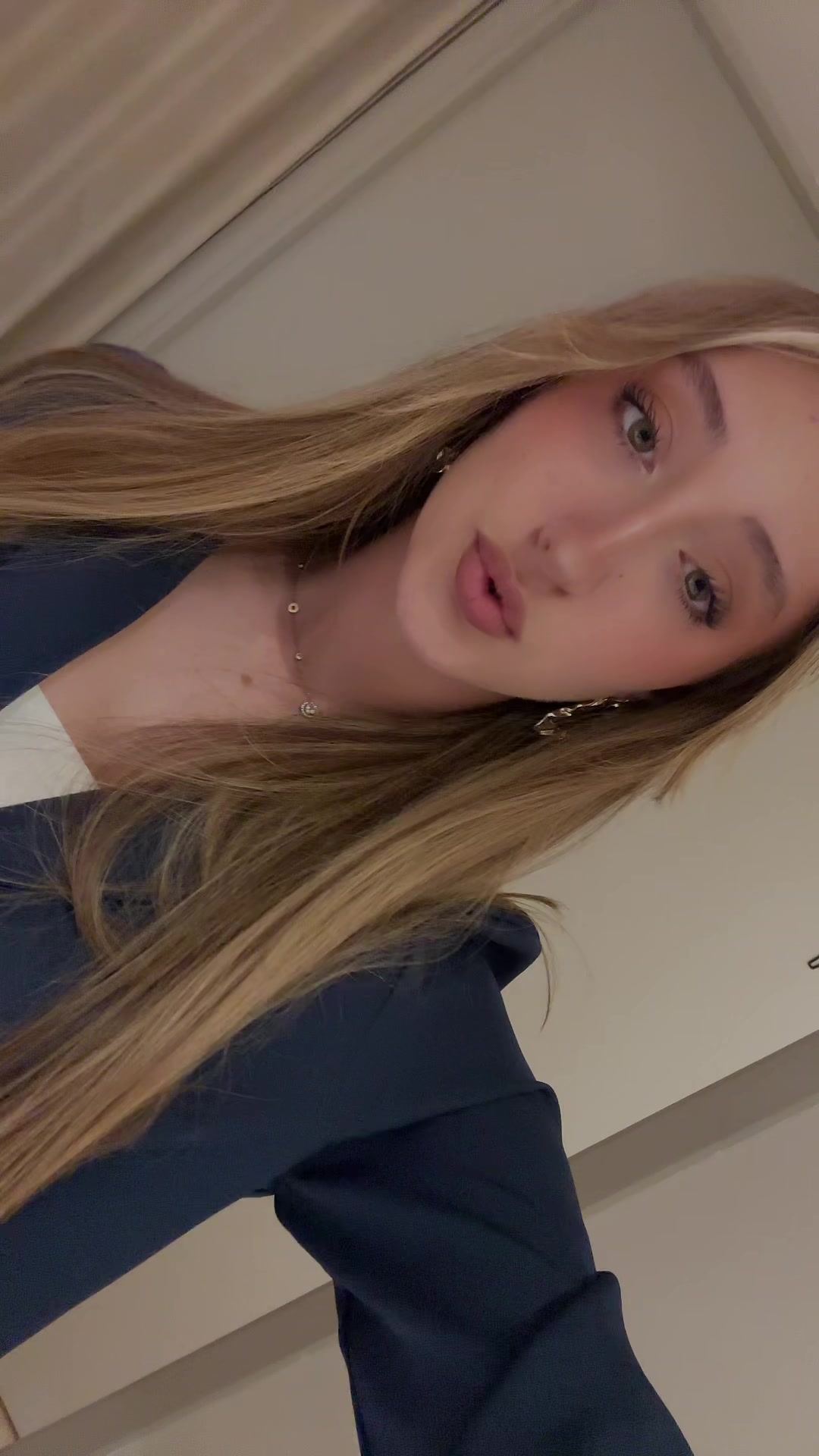 @𝐿𝑎𝑢𝑟𝑦𝑛𝑒 🍒