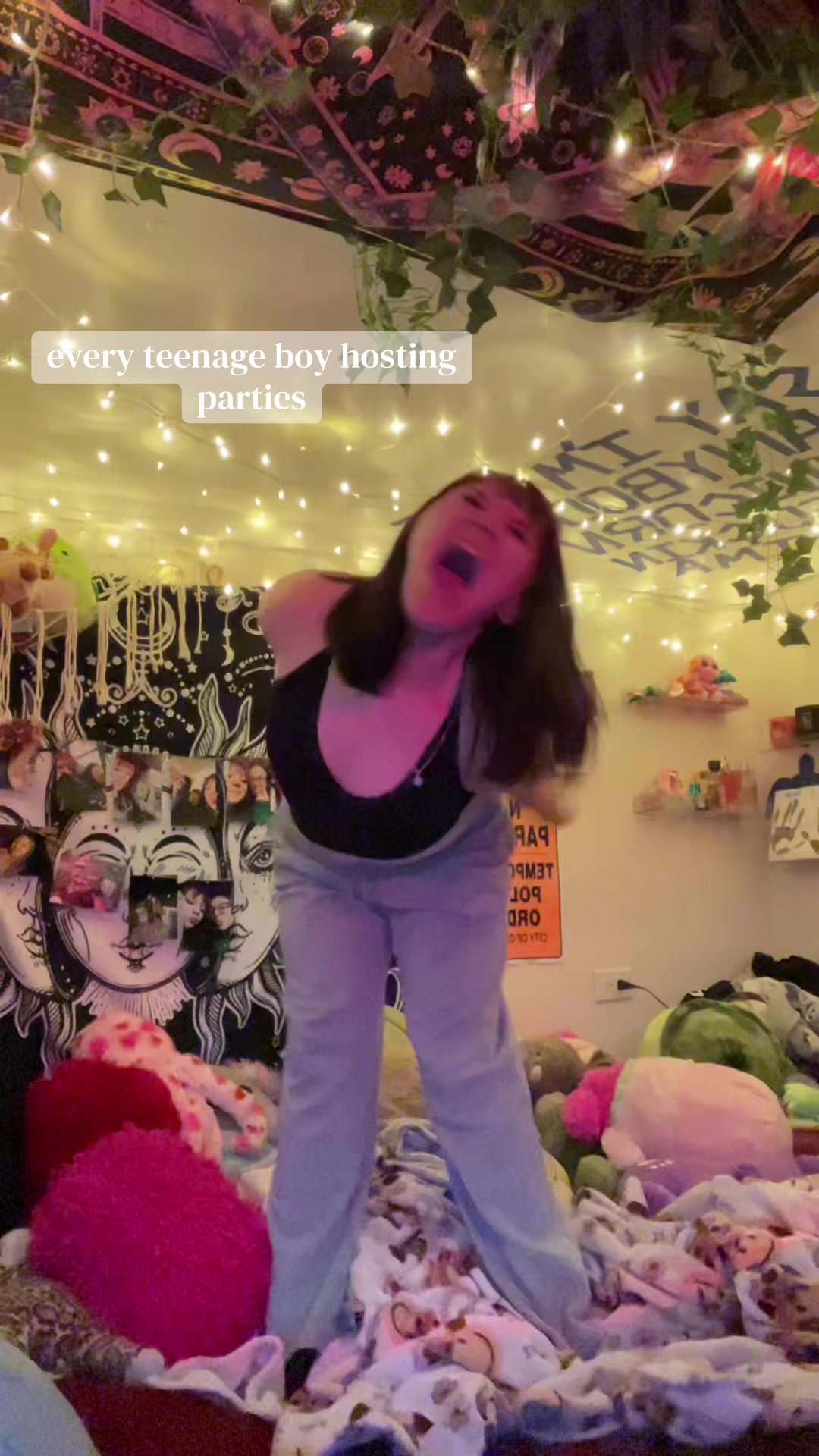 @🪩