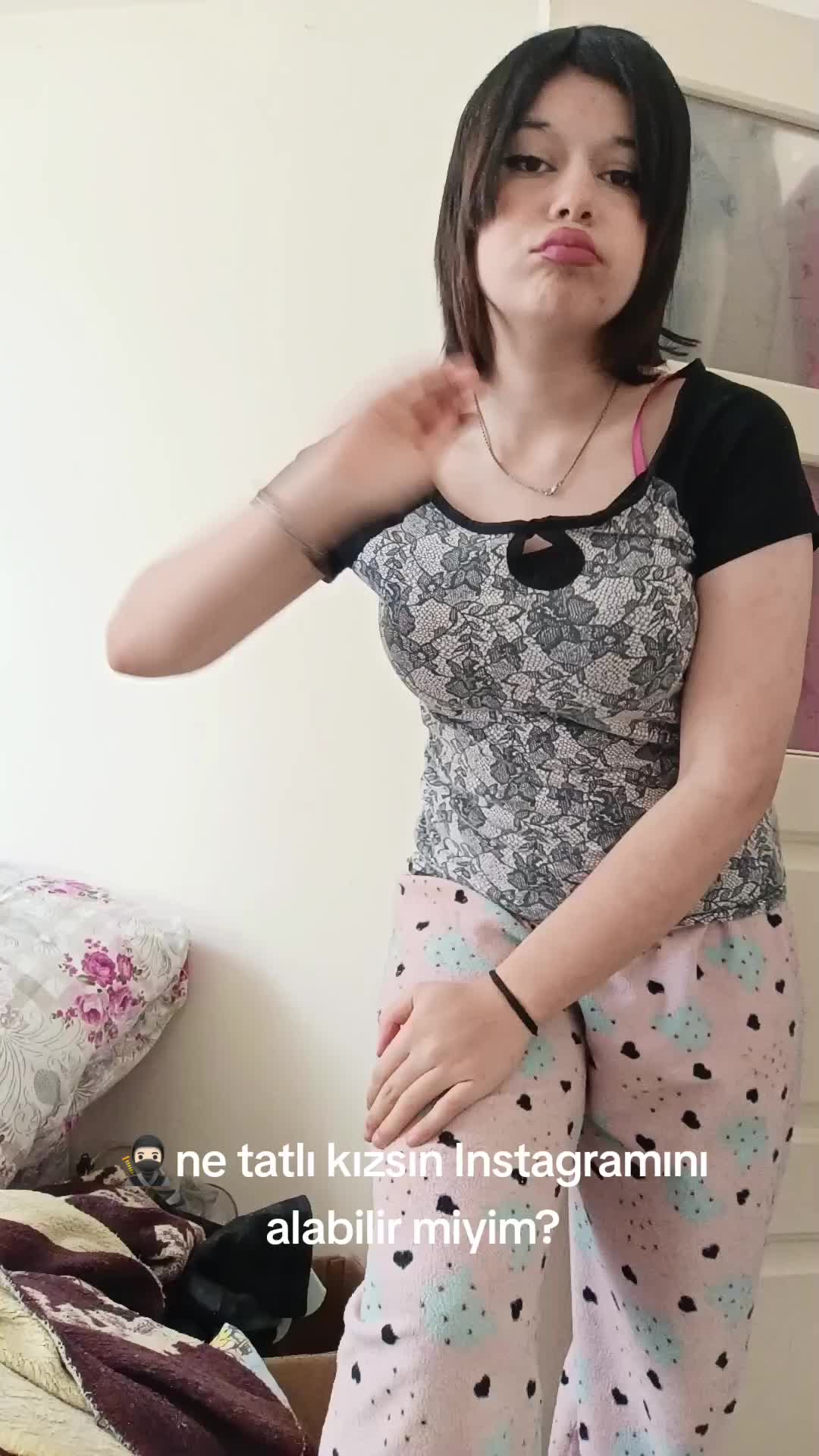 @OtistikLaraa