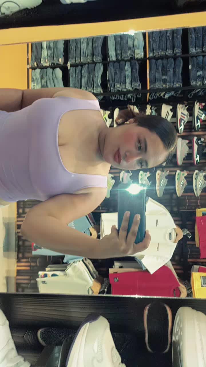 @Valentina Marin 💜