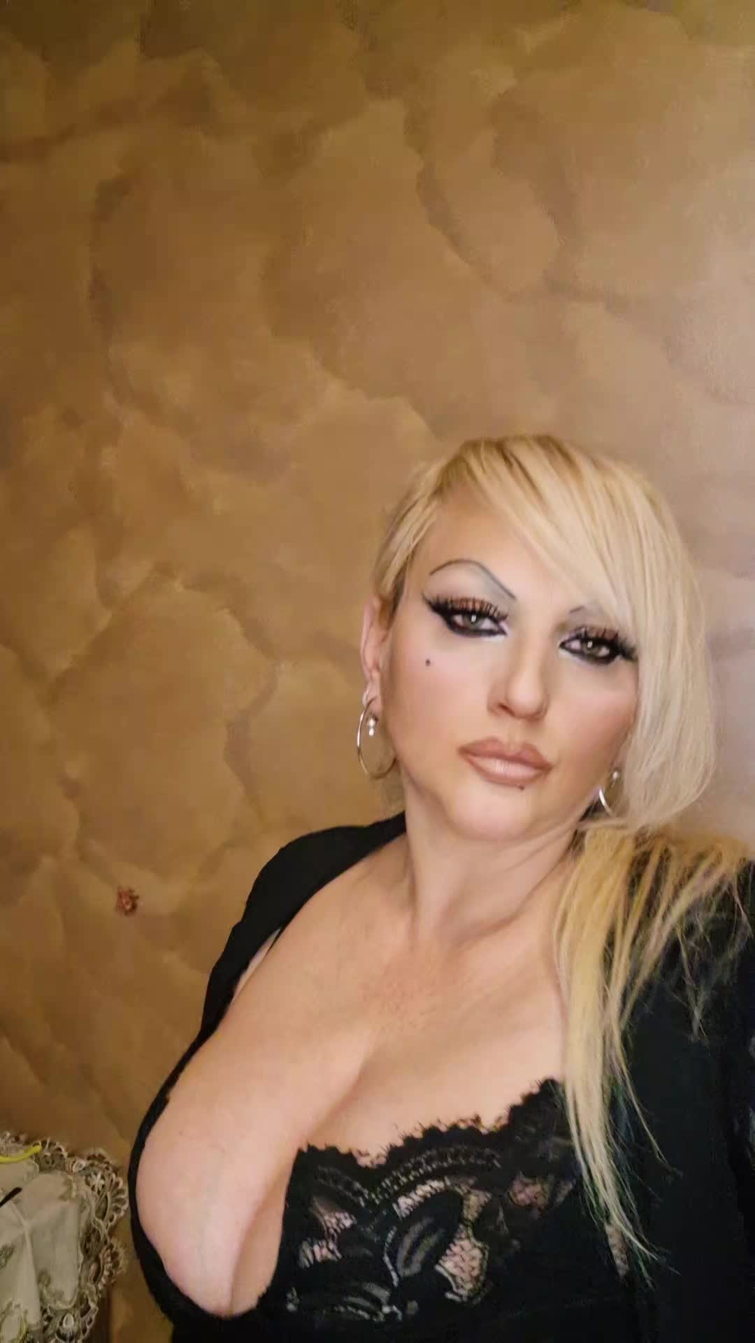 @Elvira Ferrara