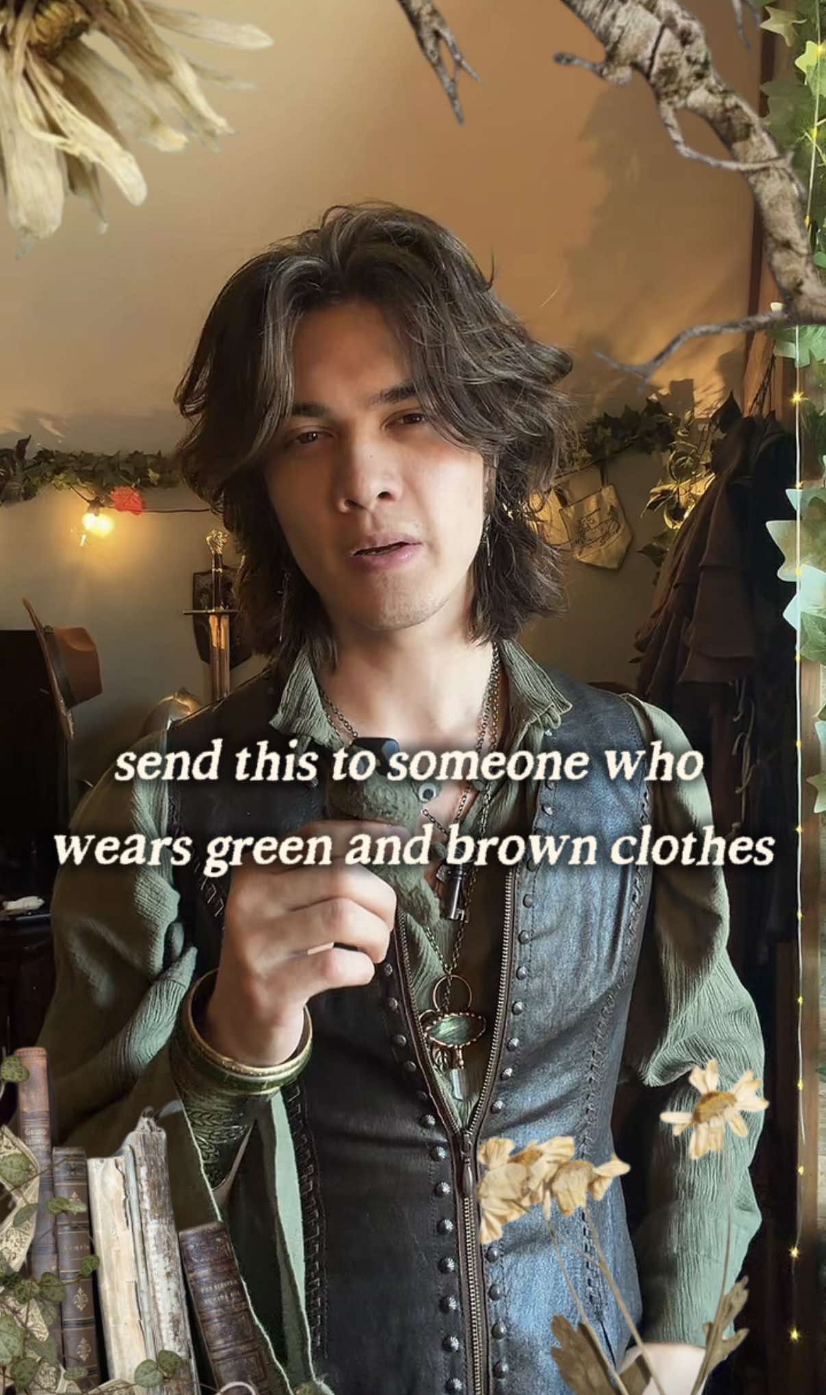 @mossie 𓍊𓋼