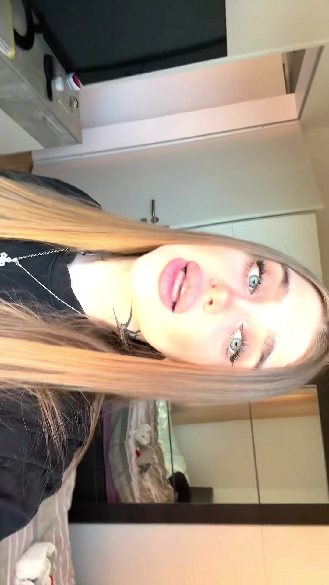 @lanaaaaaxx