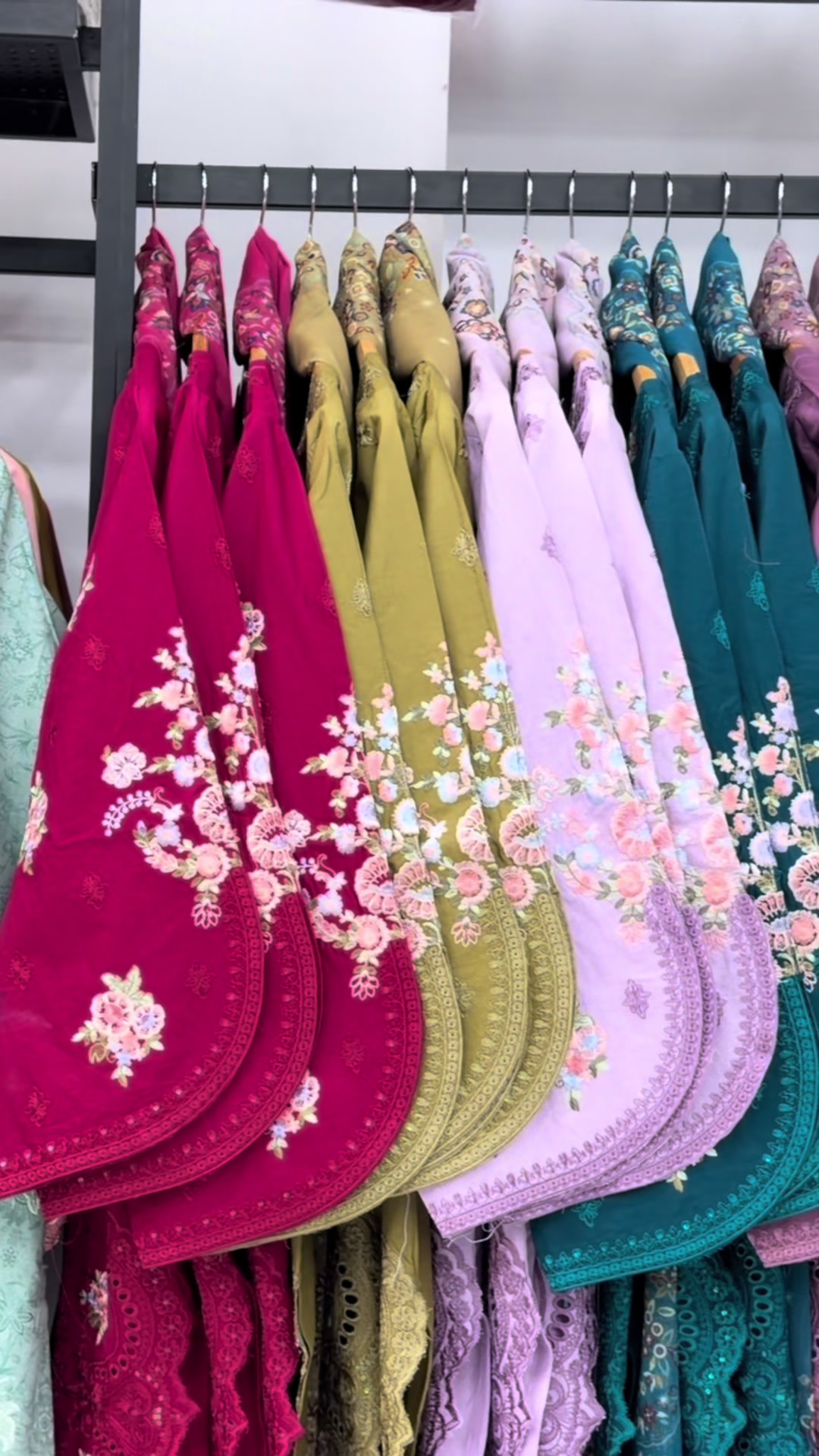 @Zoya Fashion