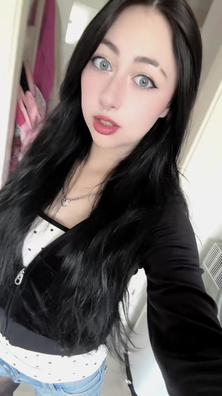 @Juli 🦇