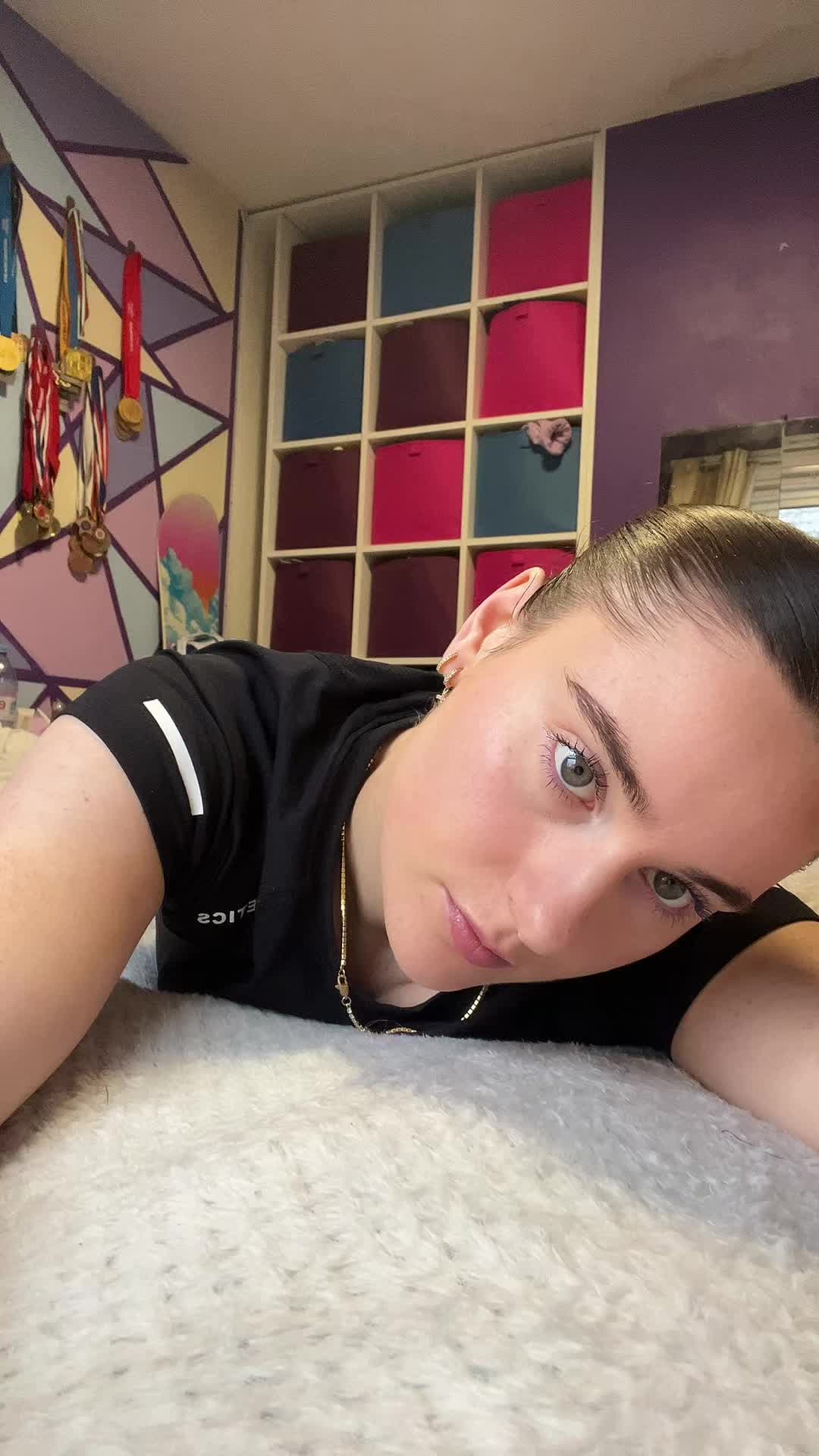 @Madeleine songhurst ๐