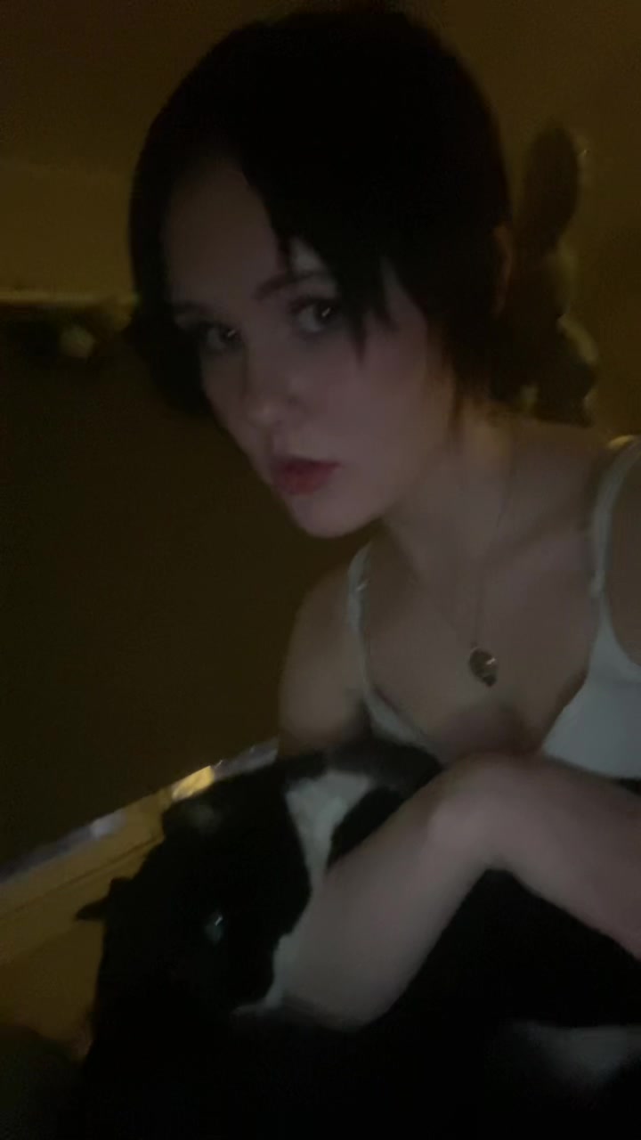 @Nela😼😼