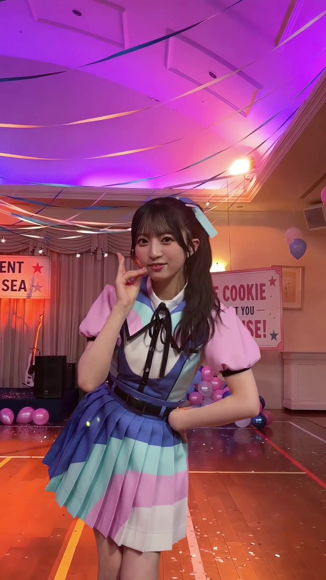 @秋山由奈