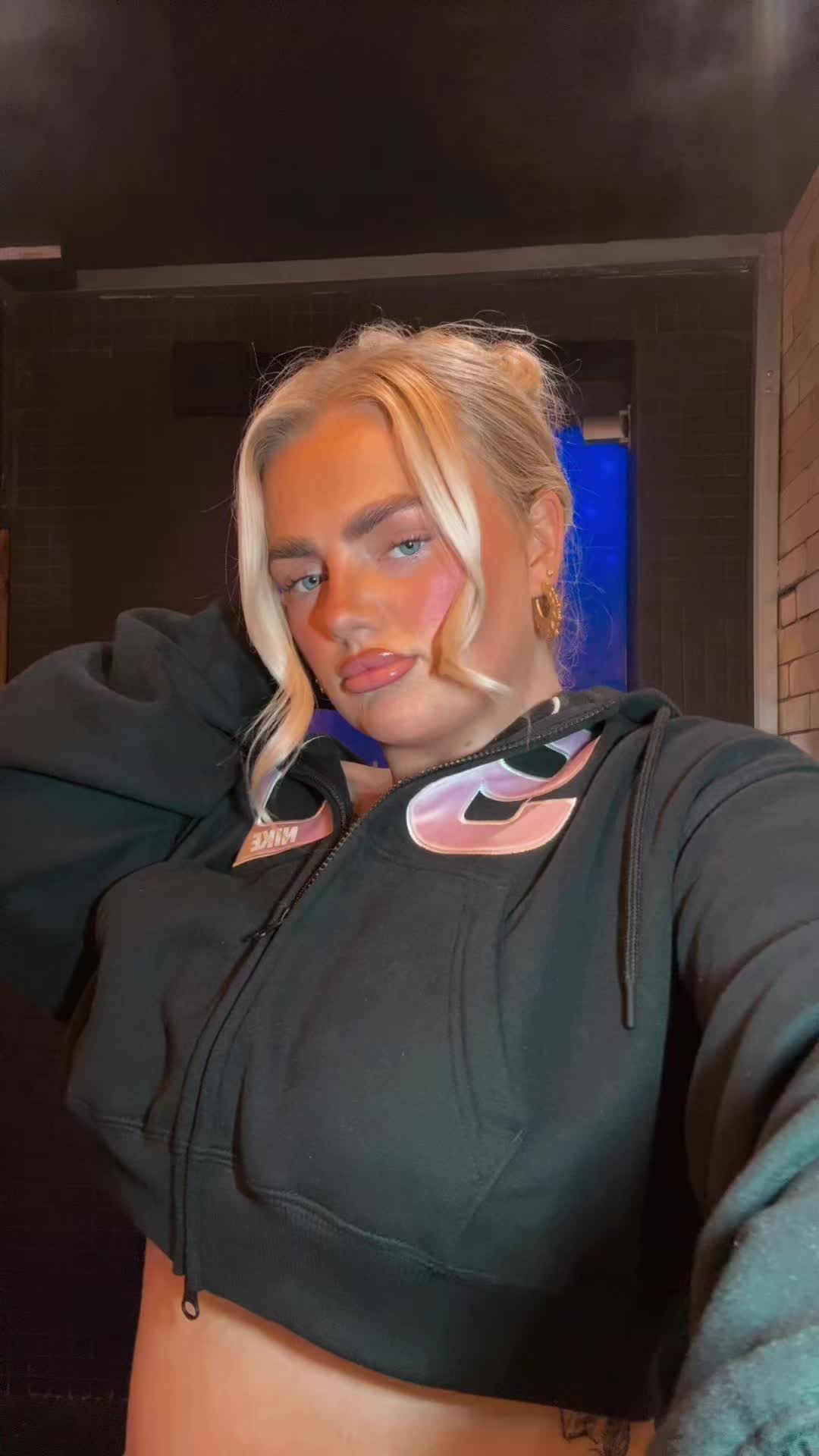 @V👸🏼