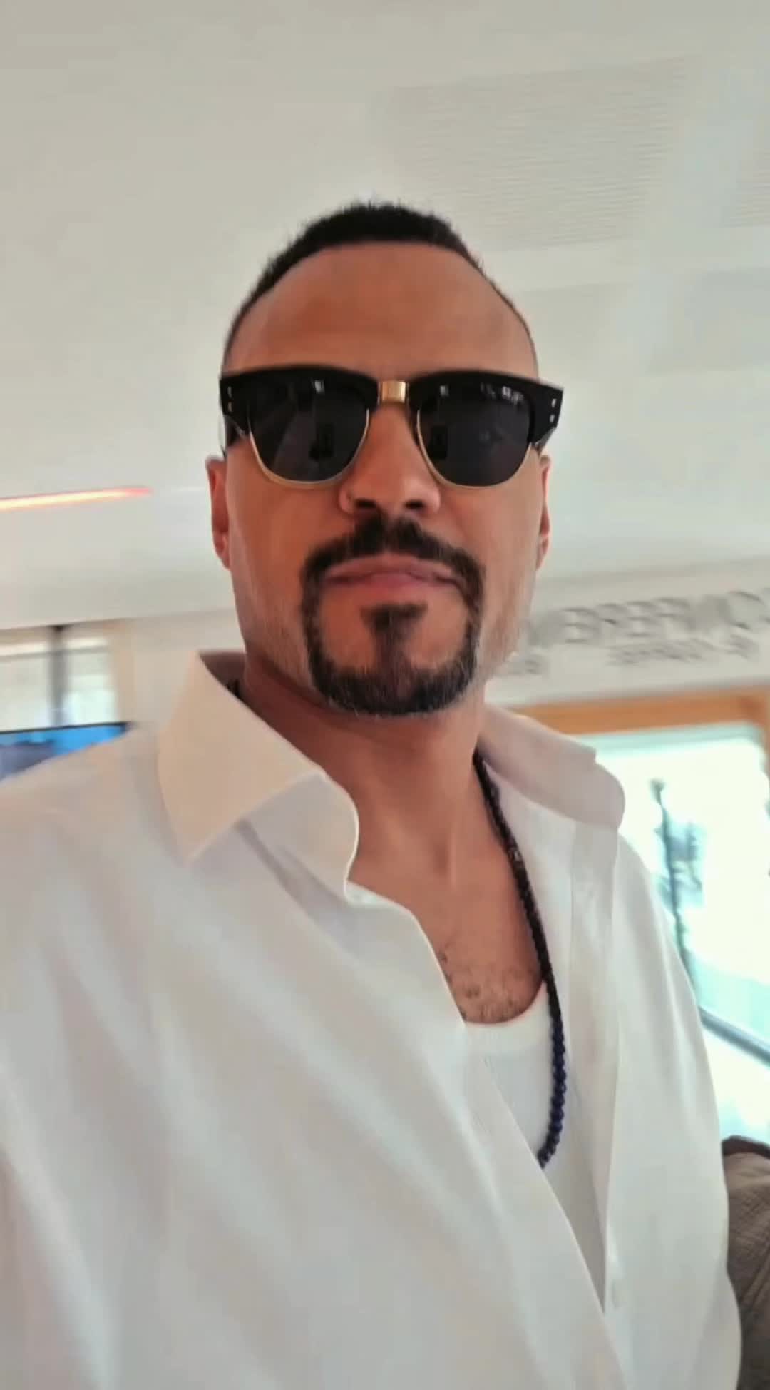 @Mohombi