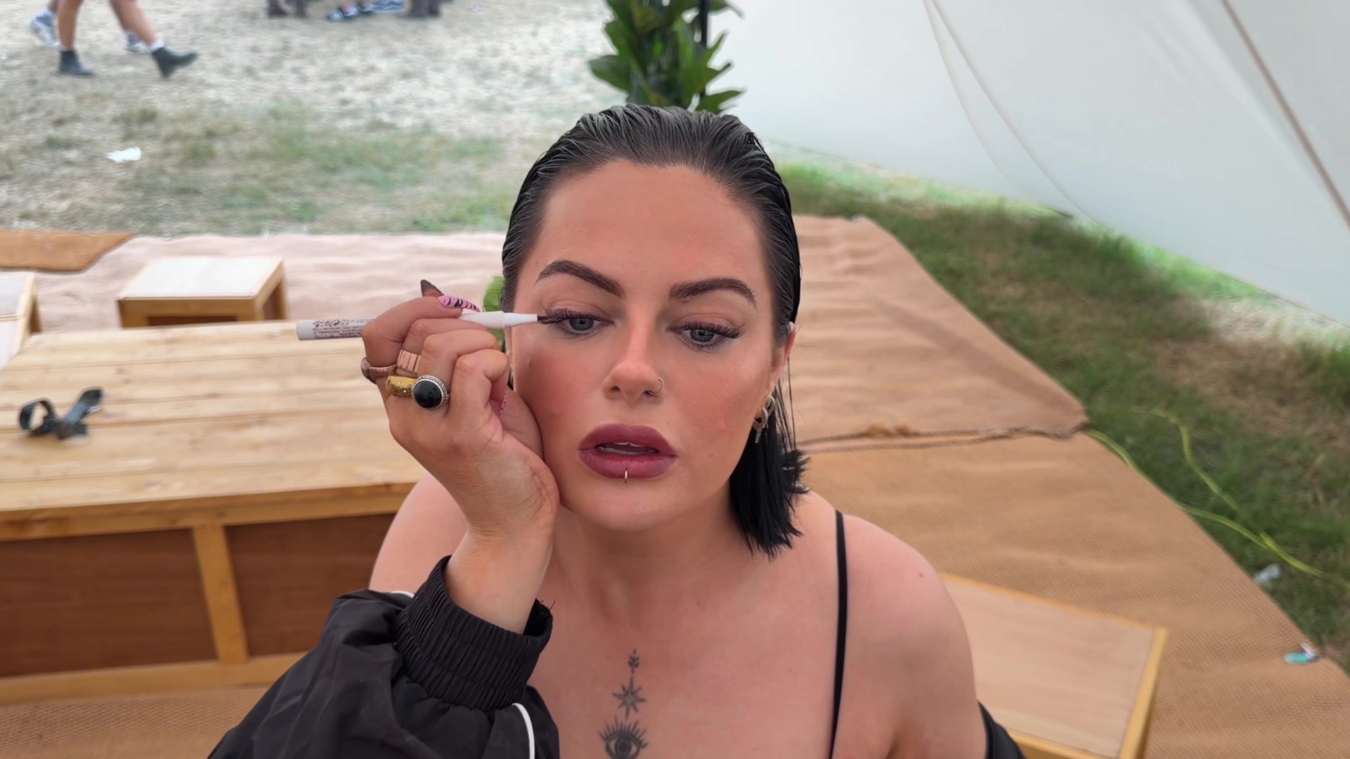 @robynmcmanus_