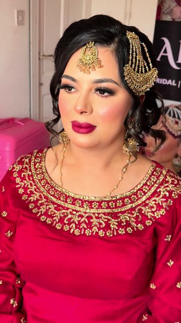 @aishaiqbalmua