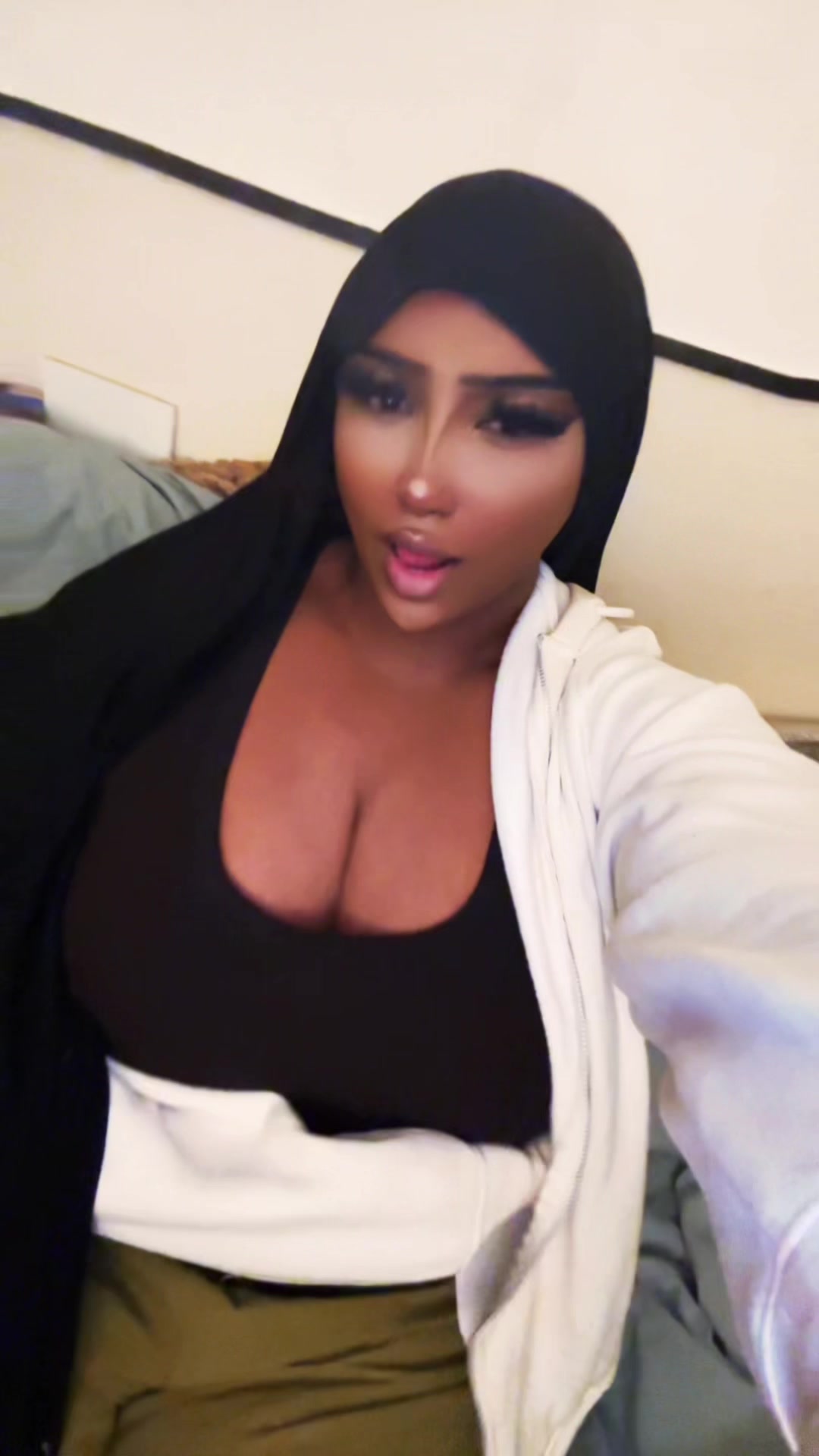 @👄