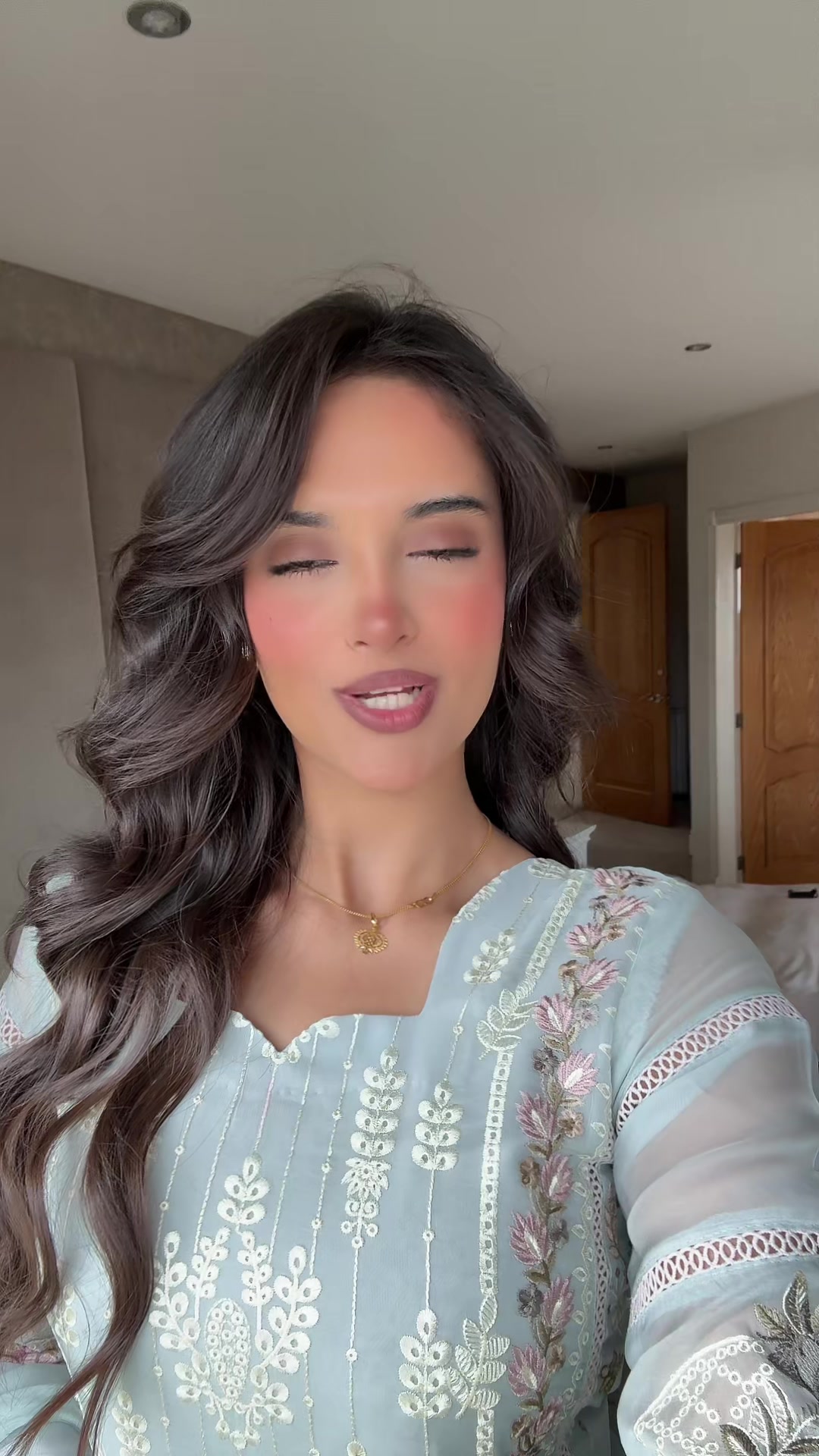 @_ishikadhaliwal_