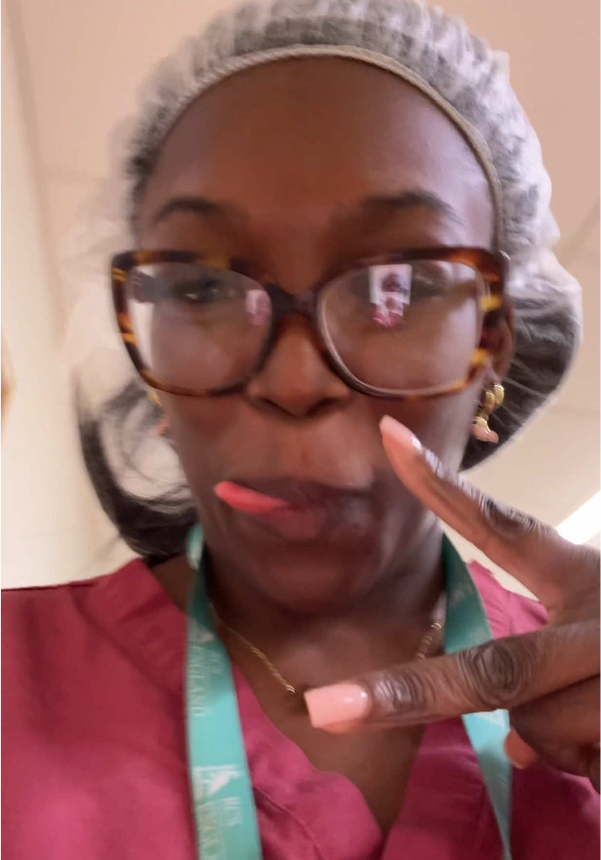 @Ife 👩🏾&zwj;⚕️🧚🏾&zwj;♀️