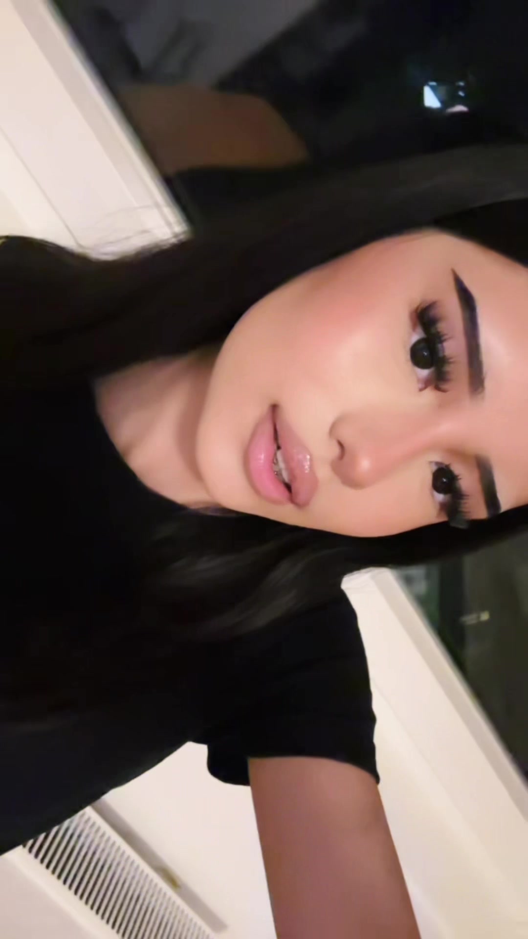 @︎
